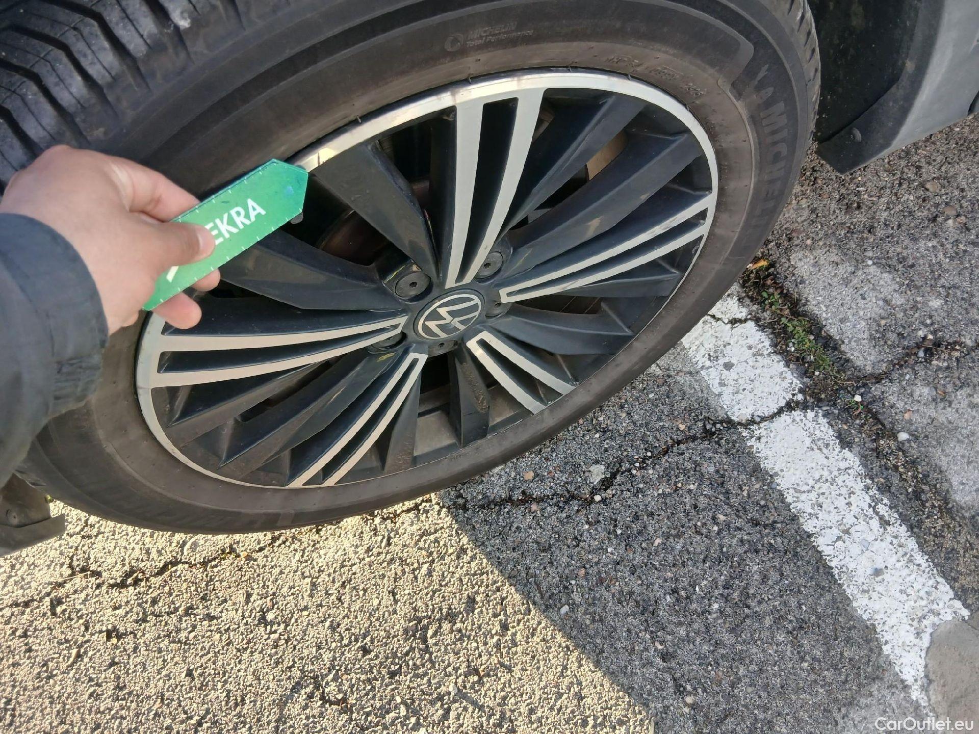  Volkswagen  Tiguan VOLKSWAGEN  / 2020 / 5P / todoterreno Life 1.4 TSI eHybrid 180kW (245CV) DSG #14