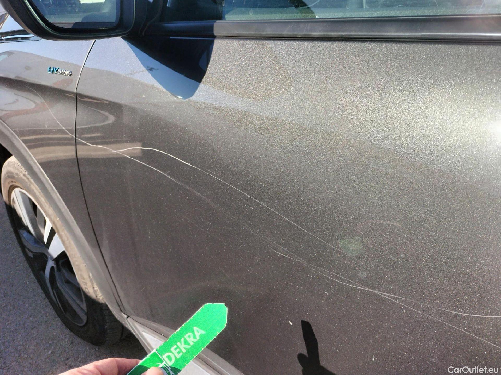  Peugeot  3008 PEUGEOT  Hybrid / 2020 / 5P / todoterreno 225 e-EAT8 Allure (AC2) #24