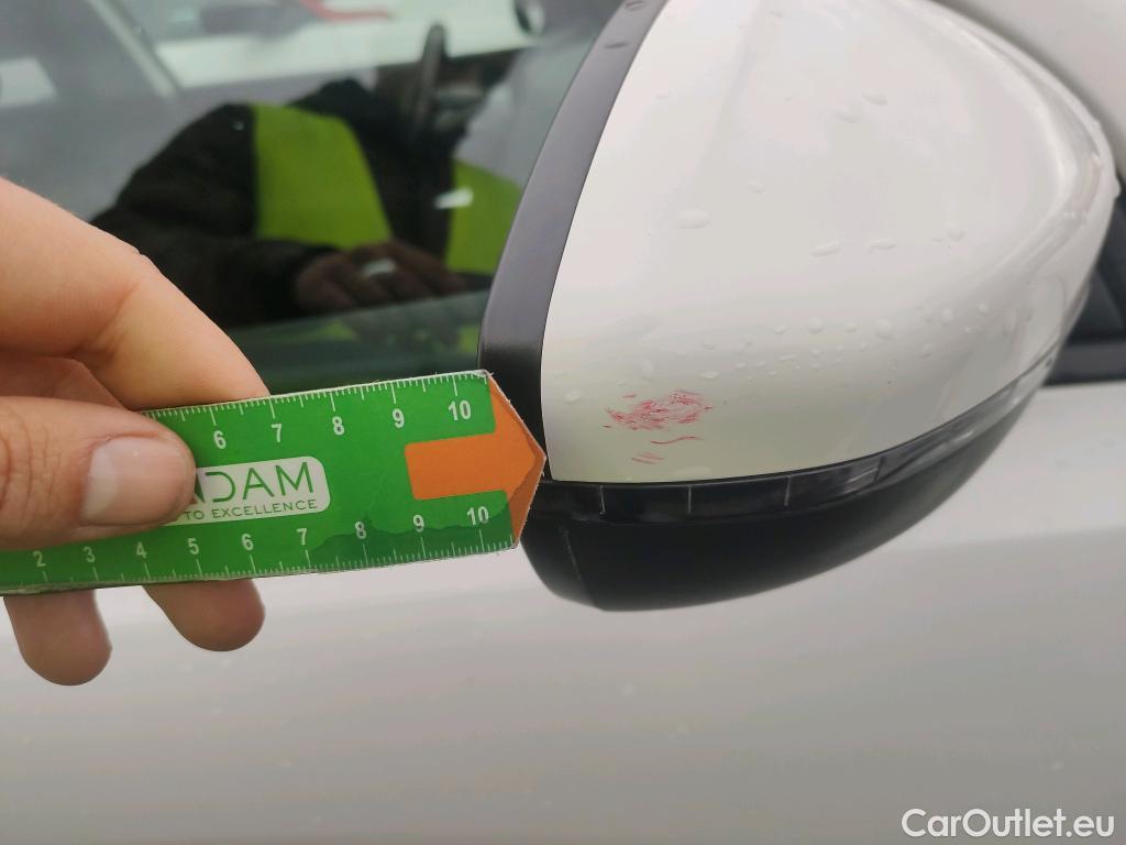  Peugeot  308 PEUGEOT  / 2017 / 5P / familiar W Style BlueHDi 100 S&S 6 Vel. MAN #34