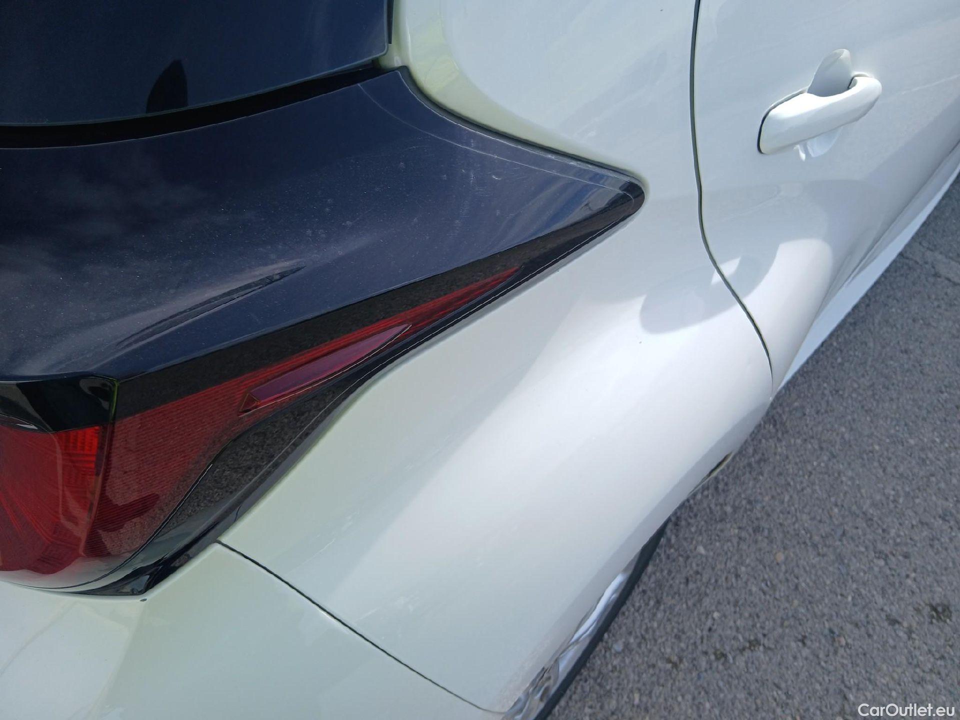  Toyota  Yaris TOYOTA  / 2020 / 5P / berlina con portón 1.5 120H Business Plus #11