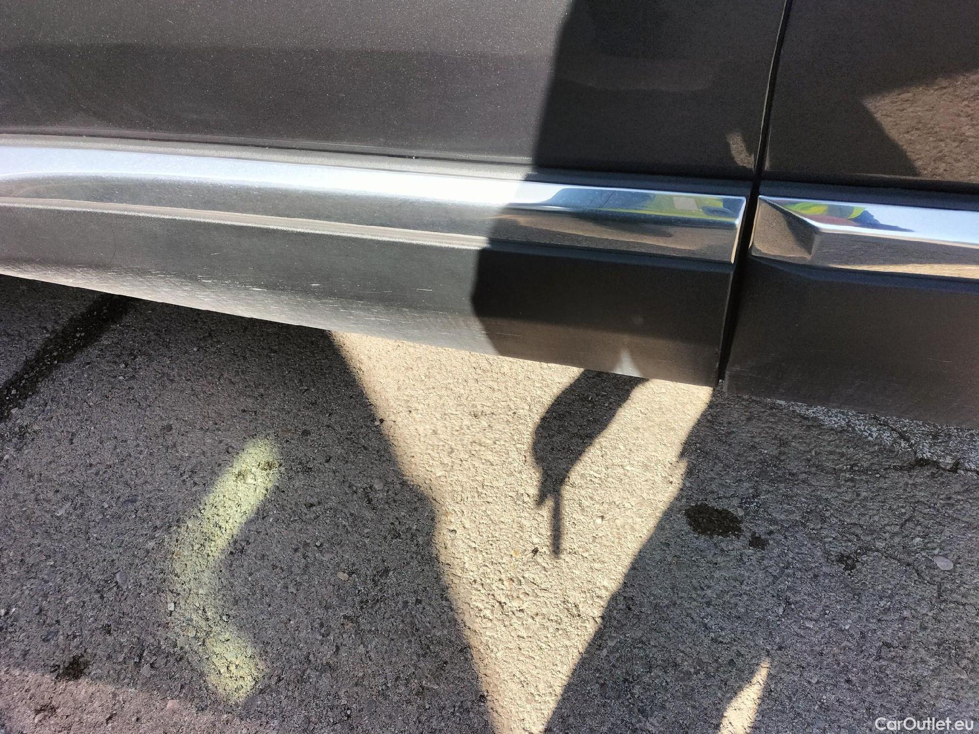  Peugeot  3008 PEUGEOT  Hybrid / 2020 / 5P / todoterreno 225 e-EAT8 Allure (AC2) #29