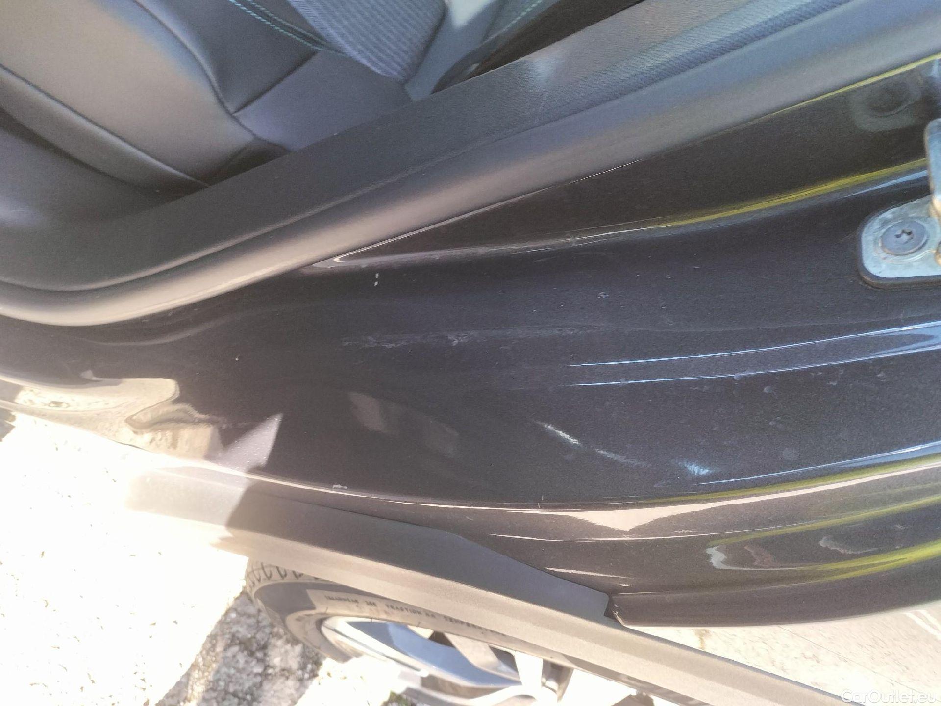  Peugeot  3008 PEUGEOT  Hybrid / 2020 / 5P / todoterreno 225 e-EAT8 Allure (AC2) #34