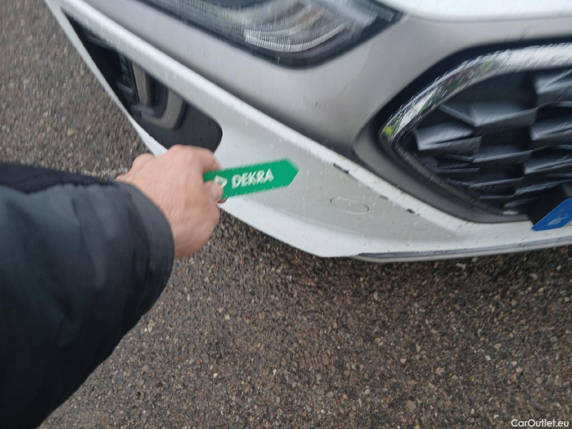  Hyundai   Ioniq HYUNDAI / 2019 / 5P / berlina con portón 1.6 GDI HEV Klass LE DCT #1