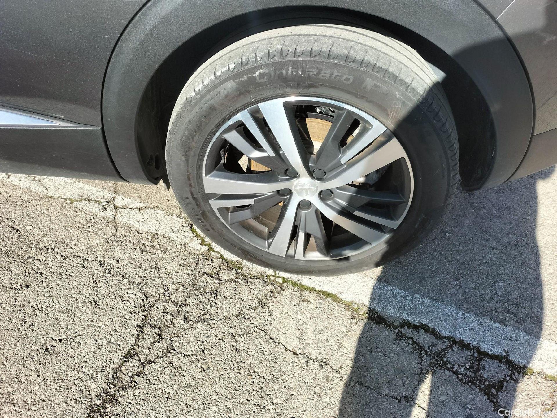  Peugeot  3008 PEUGEOT  Hybrid / 2020 / 5P / todoterreno 225 e-EAT8 Allure (AC2) #37