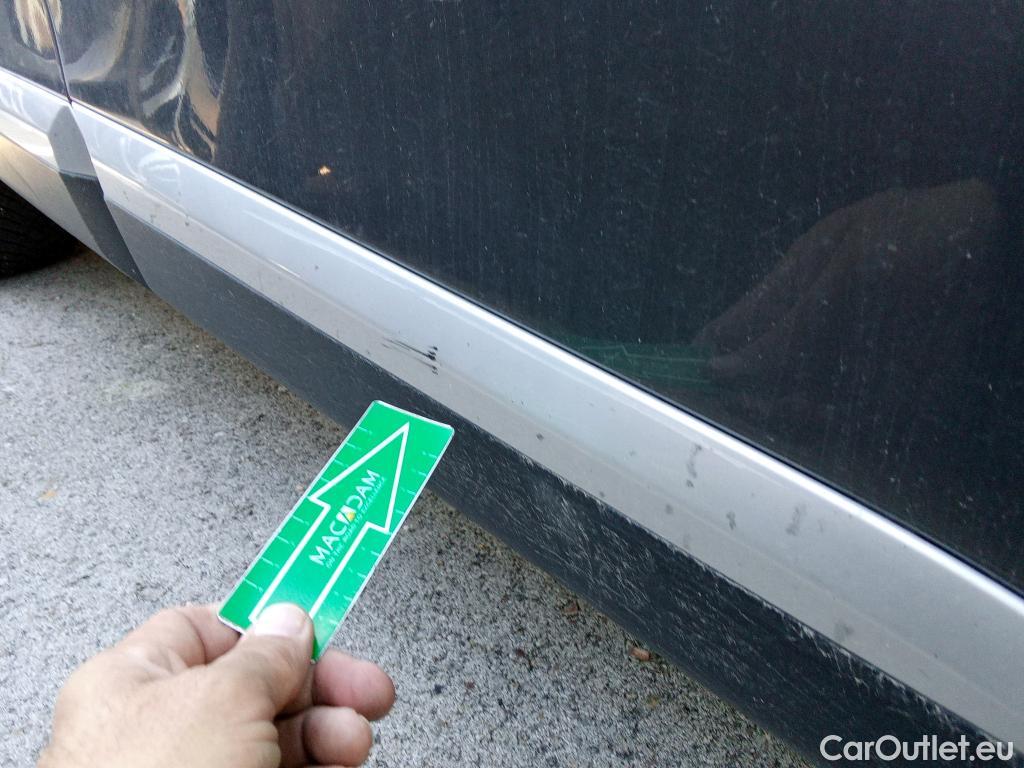  Peugeot  2008 PEUGEOT  / 2019 / 5P / todoterreno Allure Pack BlueHDI 81kW (110CV) (AC) #44