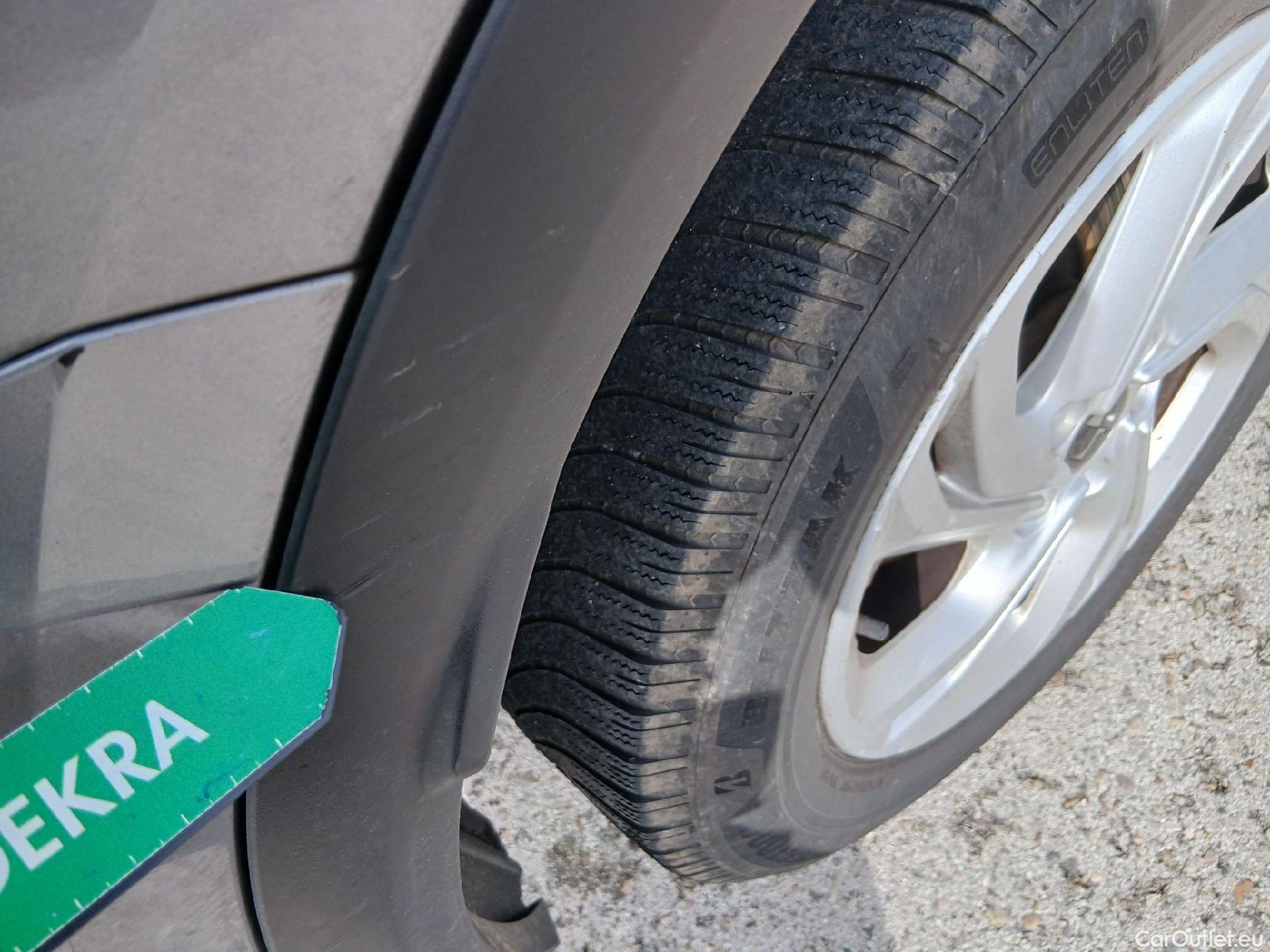  DS  DS7 DS DS 7 Crossback / 2017 / 5P / todoterreno BlueHDi DE 96kW (130CV) BE CHIC (AC) #40