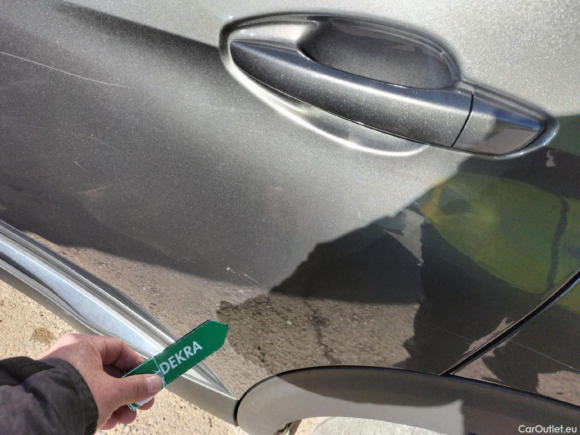  Peugeot  3008 PEUGEOT  Hybrid / 2020 / 5P / todoterreno 225 e-EAT8 Allure (AC2) #32