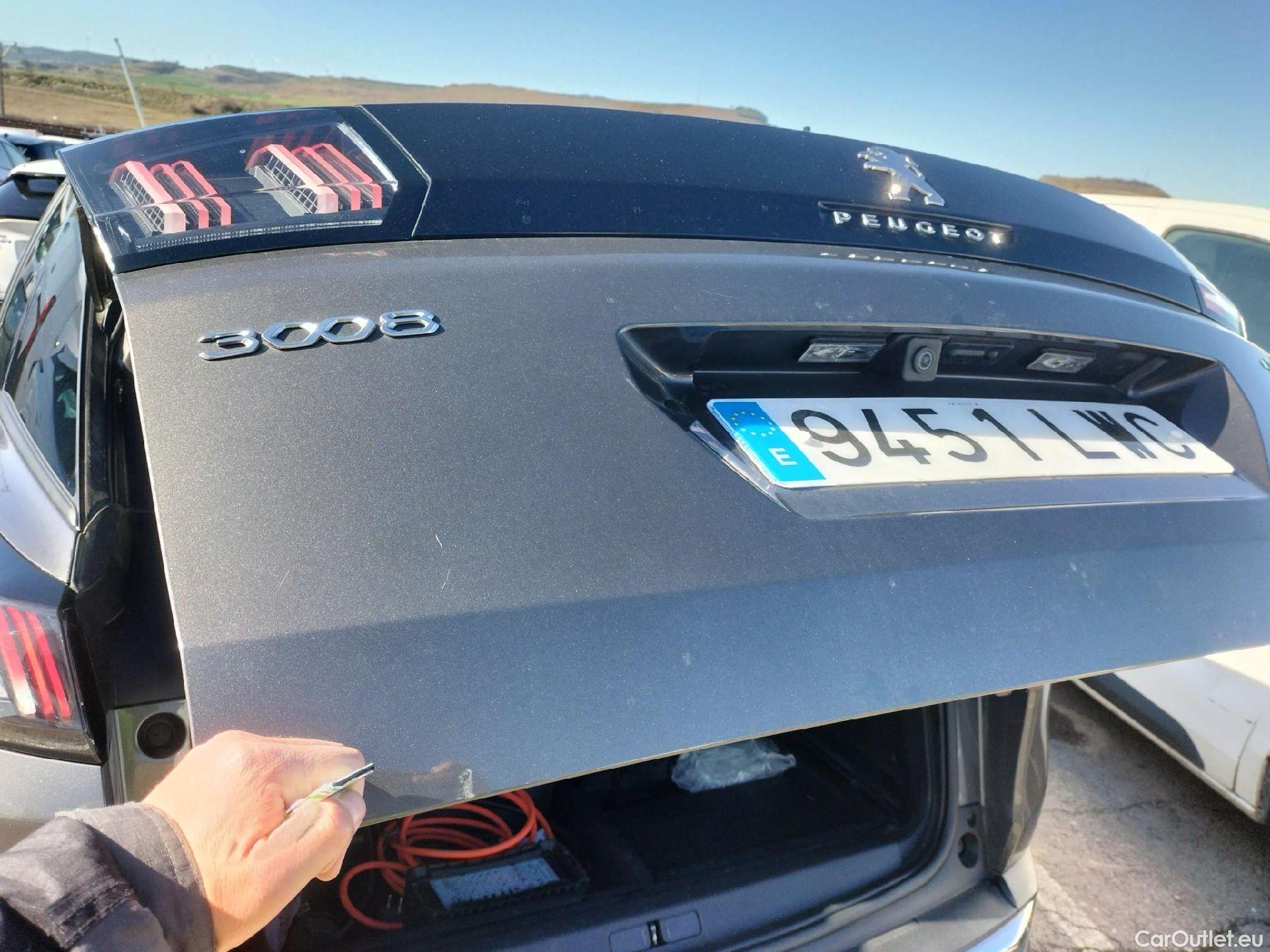  Peugeot  3008 PEUGEOT  Hybrid / 2020 / 5P / todoterreno 225 e-EAT8 Allure (AC2) #47