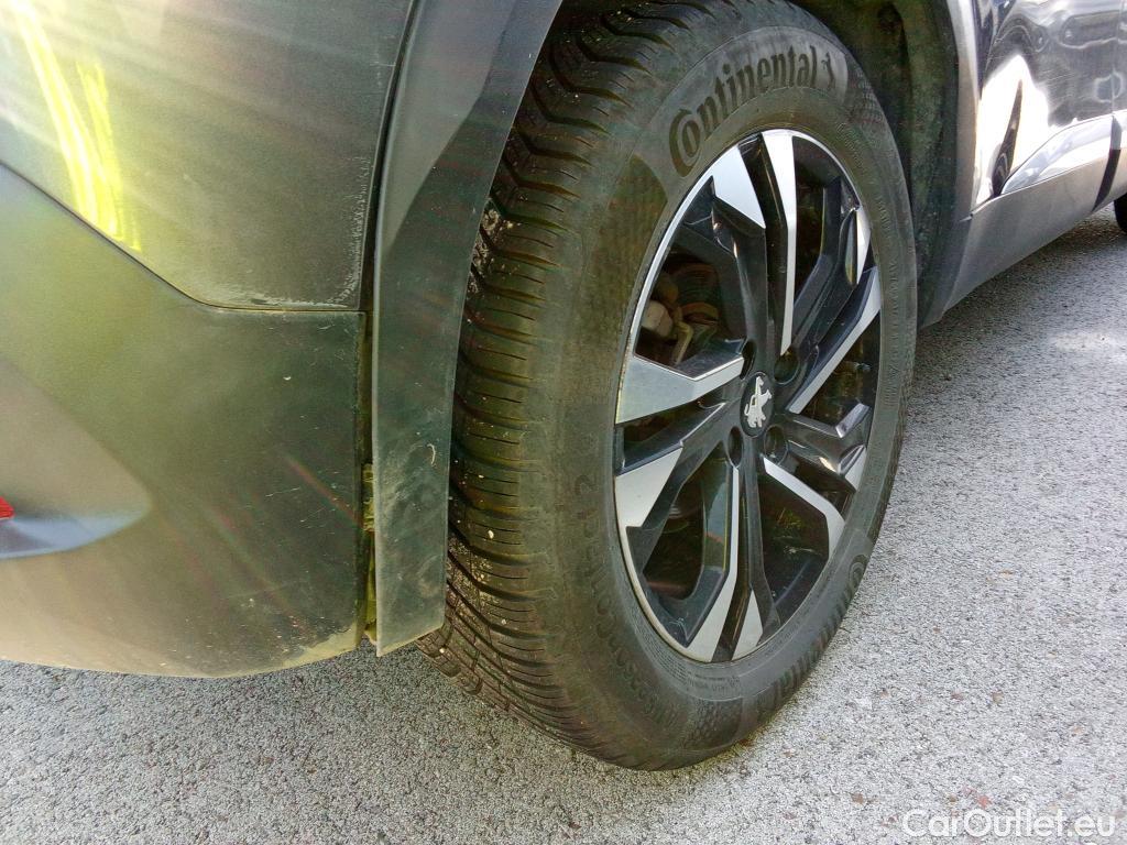  Peugeot  2008 PEUGEOT  / 2019 / 5P / todoterreno Allure Pack BlueHDI 81kW (110CV) (AC) #33