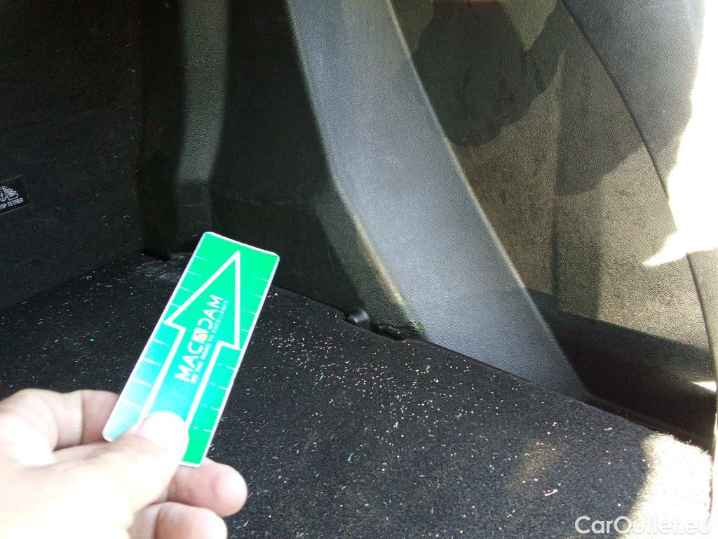  Peugeot  2008 PEUGEOT  / 2019 / 5P / todoterreno Allure Pack BlueHDI 81kW (110CV) (AC) #24