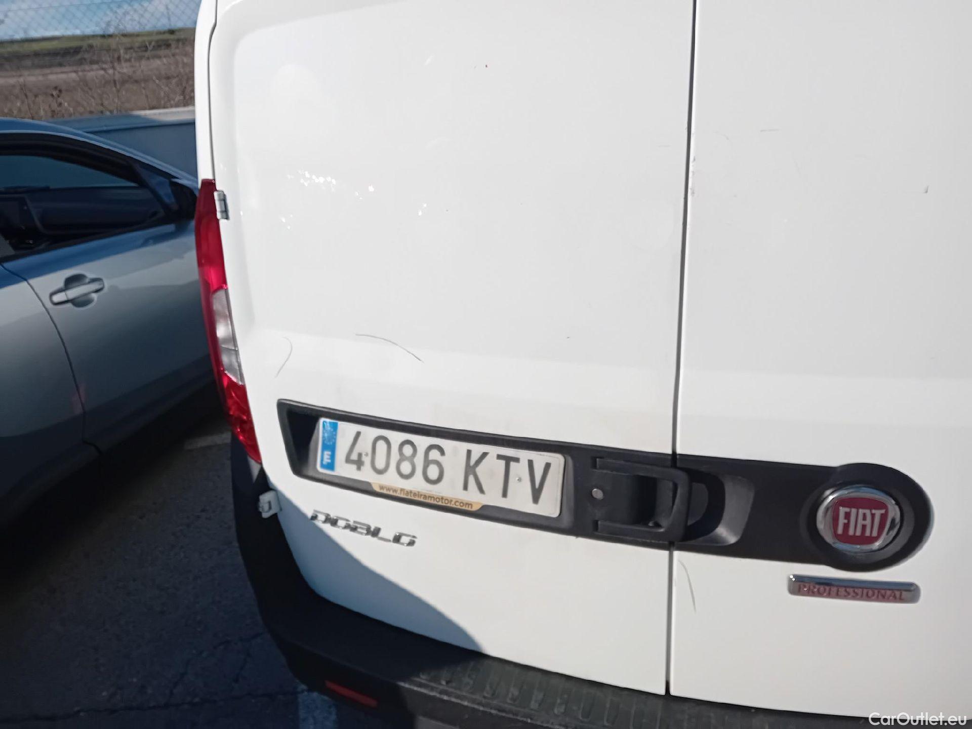  Fiat  Doblo FIAT Doblò Cargo/2015/3P/furgón derivado de turismo Cargo Base 1.3 Multijet 70kW (95CV) #21