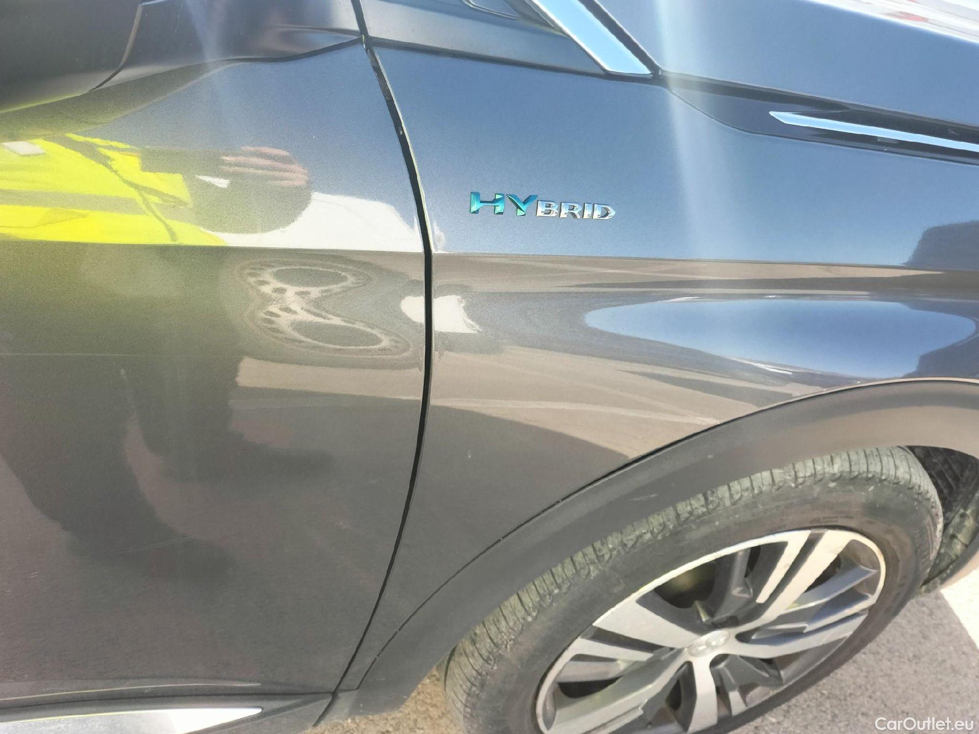  Peugeot  3008 PEUGEOT  Hybrid / 2020 / 5P / todoterreno 225 e-EAT8 Allure (AC2) #62