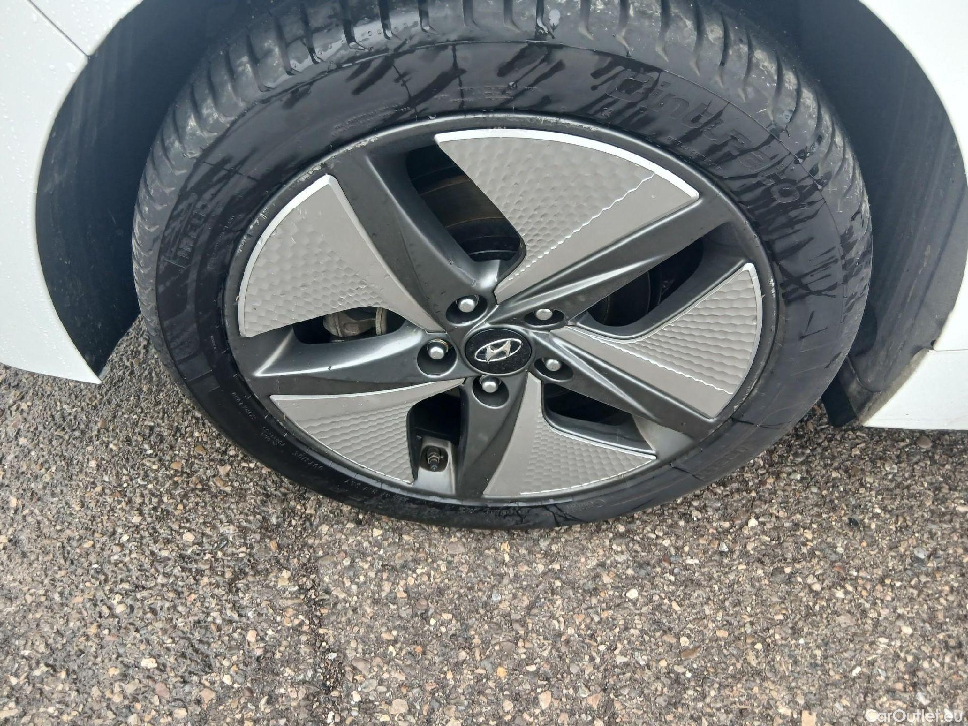  Hyundai   Ioniq HYUNDAI / 2019 / 5P / berlina con portón 1.6 GDI HEV Klass LE DCT #25