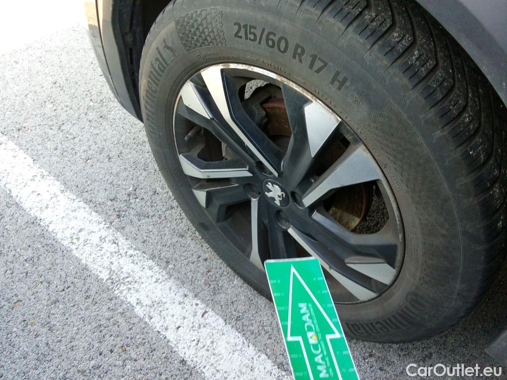  Peugeot  2008 PEUGEOT  / 2019 / 5P / todoterreno Allure Pack BlueHDI 81kW (110CV) (AC) #11