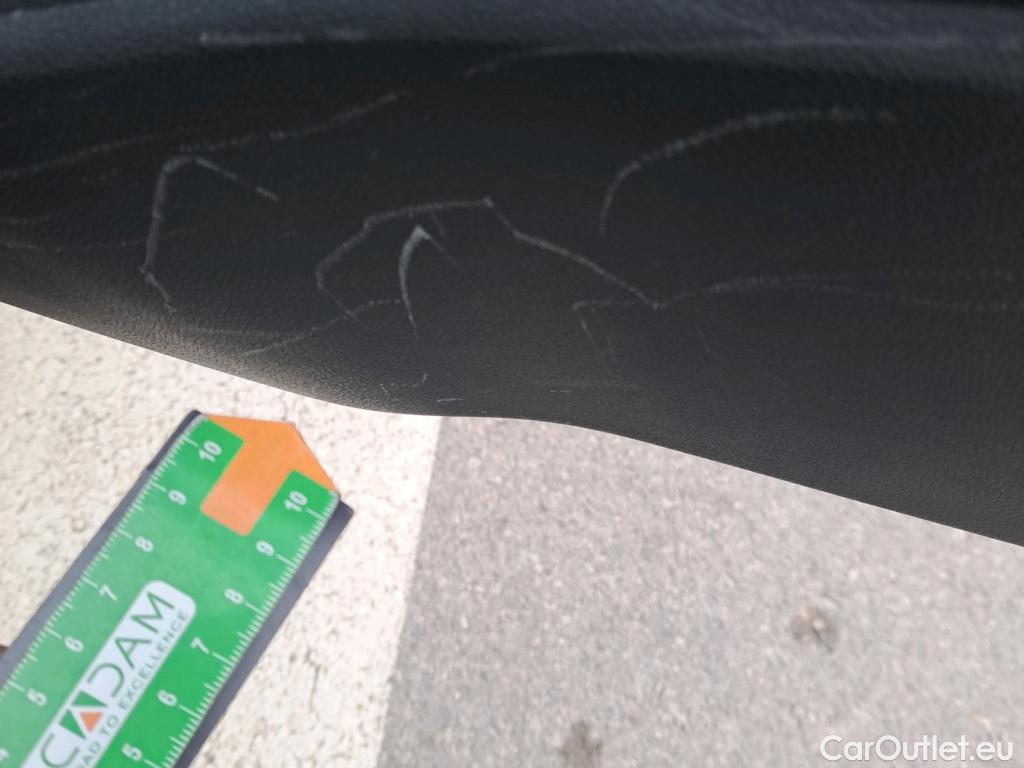  KIA  Sportage KIA  1.6MHEV Drive 100kW(136CV) 4x2(Crist Tintados)(CX) #48