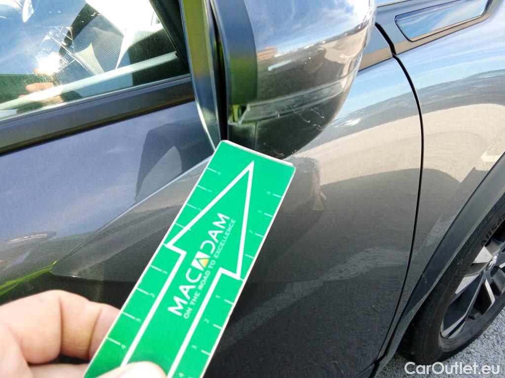  Peugeot  2008 PEUGEOT  / 2019 / 5P / todoterreno Allure Pack BlueHDI 81kW (110CV) (AC) #18