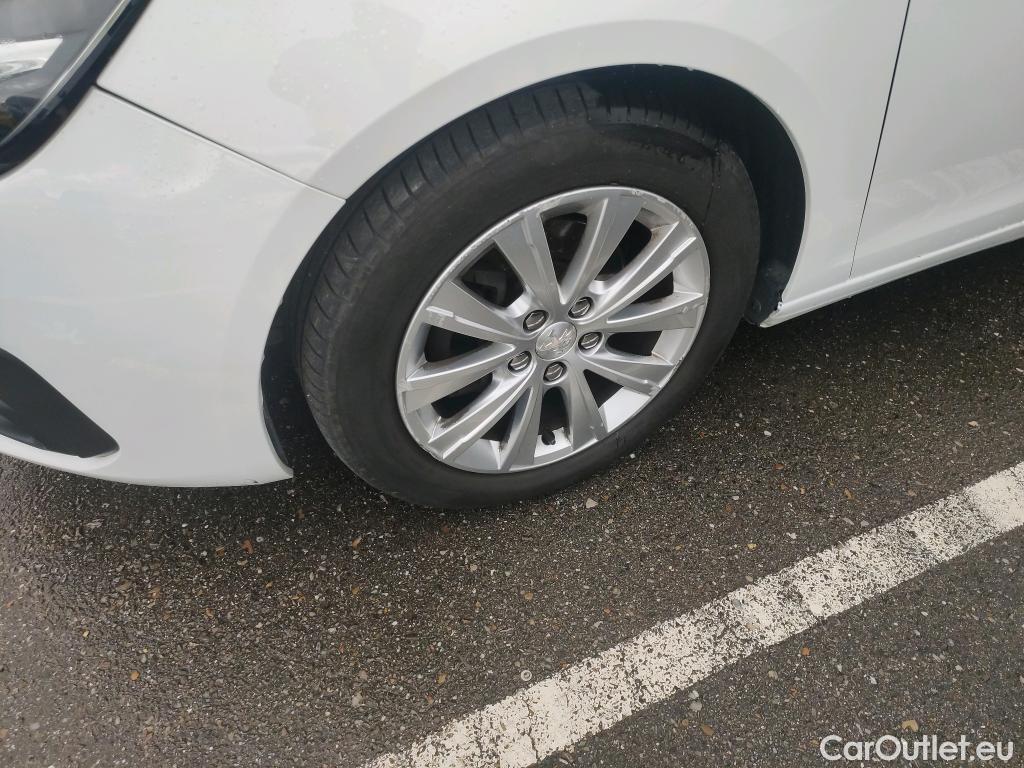  Peugeot  308 PEUGEOT  / 2017 / 5P / familiar W Style BlueHDi 100 S&S 6 Vel. MAN #13