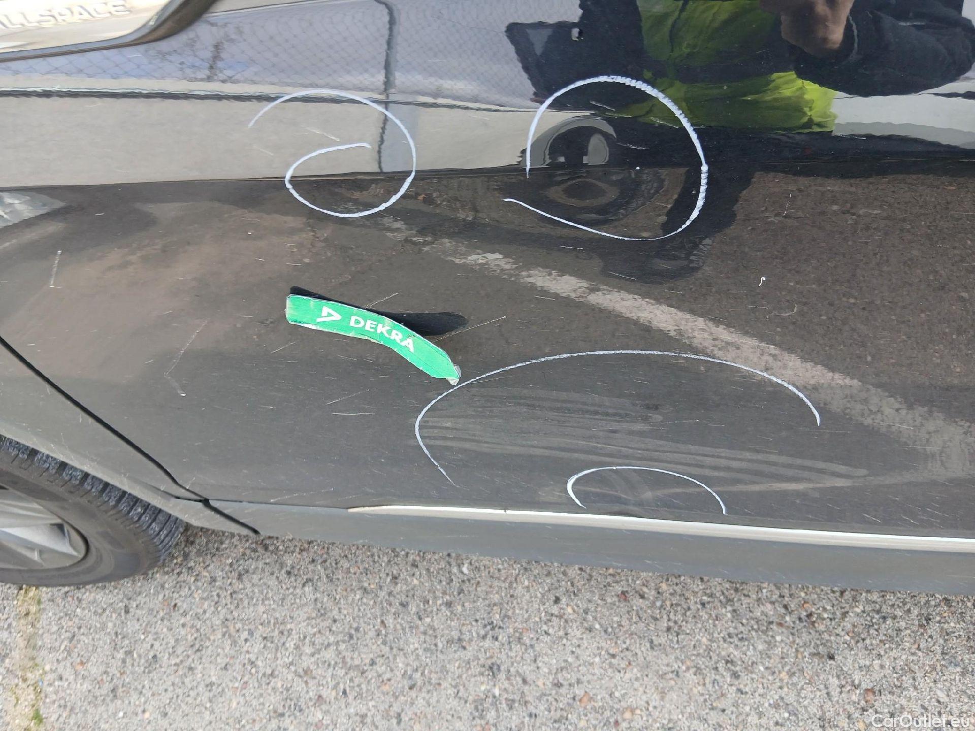  Volkswagen  Tiguan VOLKSWAGEN  Allspace / 2021 / 5P / todoterreno Life 2.0 TDI 110kW (150CV) DSG #16