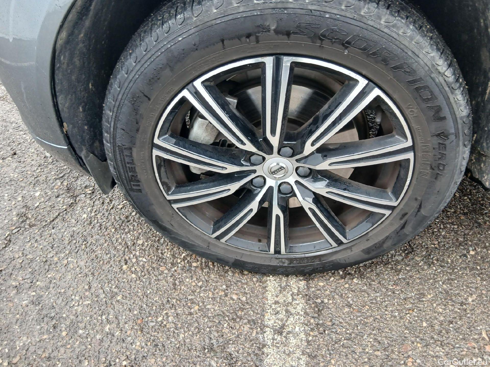  Volvo  XC60 VOLVO  / 2017 / 5P / todoterreno 2.0 T6 AWD Recharge Inscription Auto (AC) #3