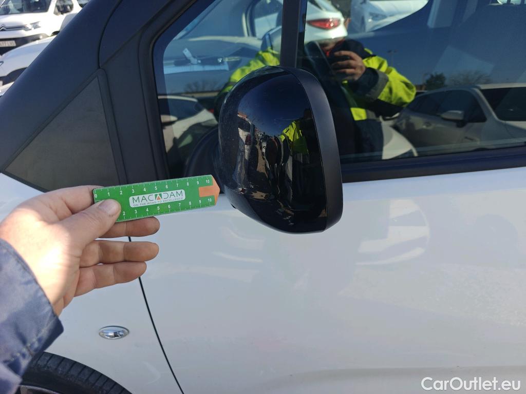  Citroen  Berlingo CITROEN  / 2018 / 5P / monovolumen compacto Talla M BlueHDi 100 S&S FEEL #40