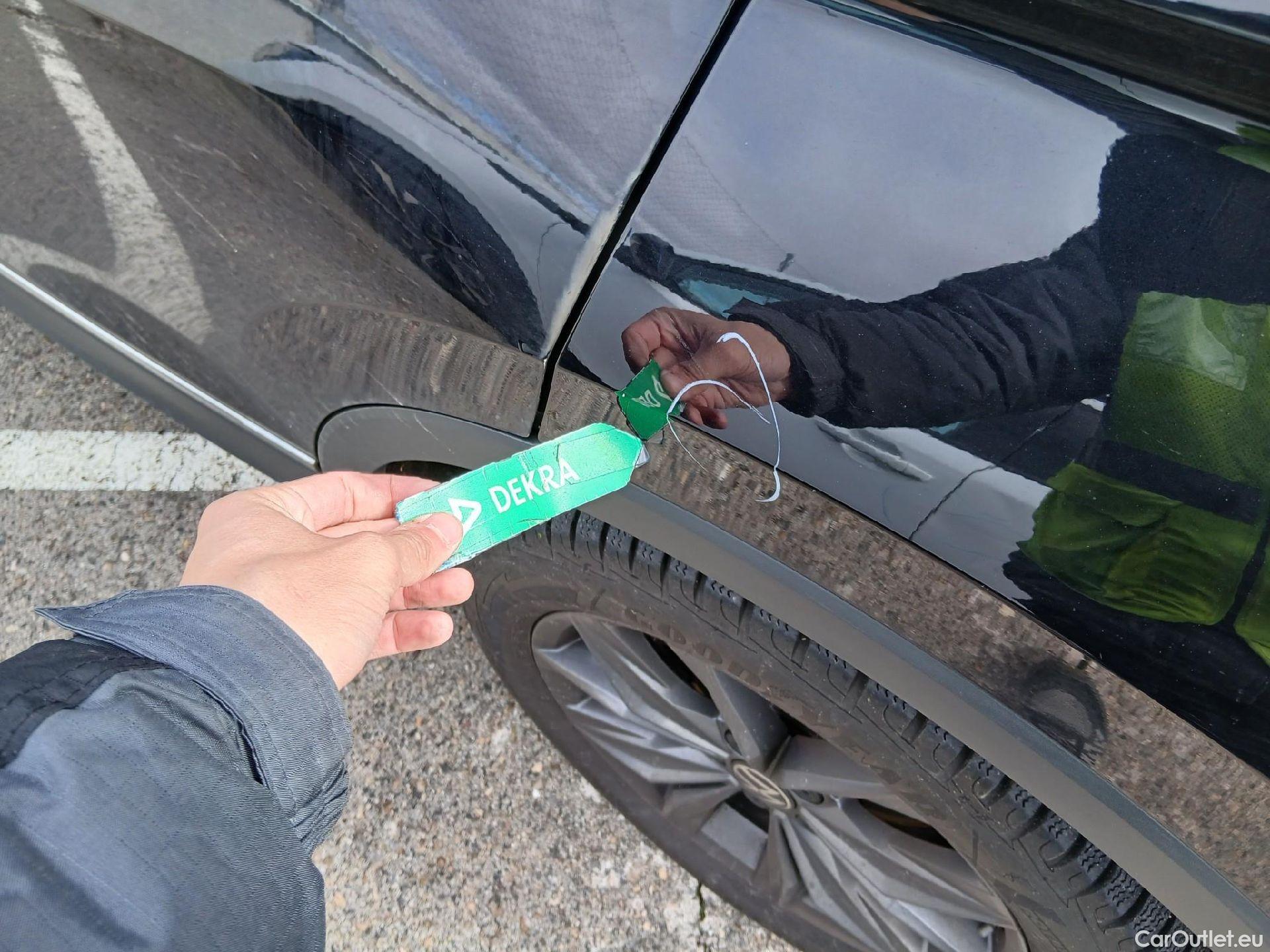  Volkswagen  Tiguan VOLKSWAGEN  Allspace / 2021 / 5P / todoterreno Life 2.0 TDI 110kW (150CV) DSG #26