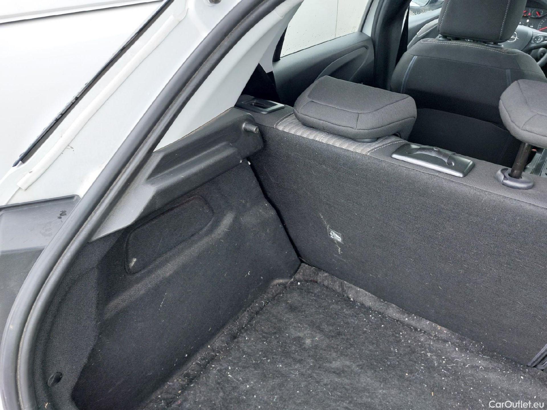  Opel  Corsa OPEL  / 2019 / 5P / berlina con portón 1.2T XHL 74kW (100CV) Edition (AC) #4