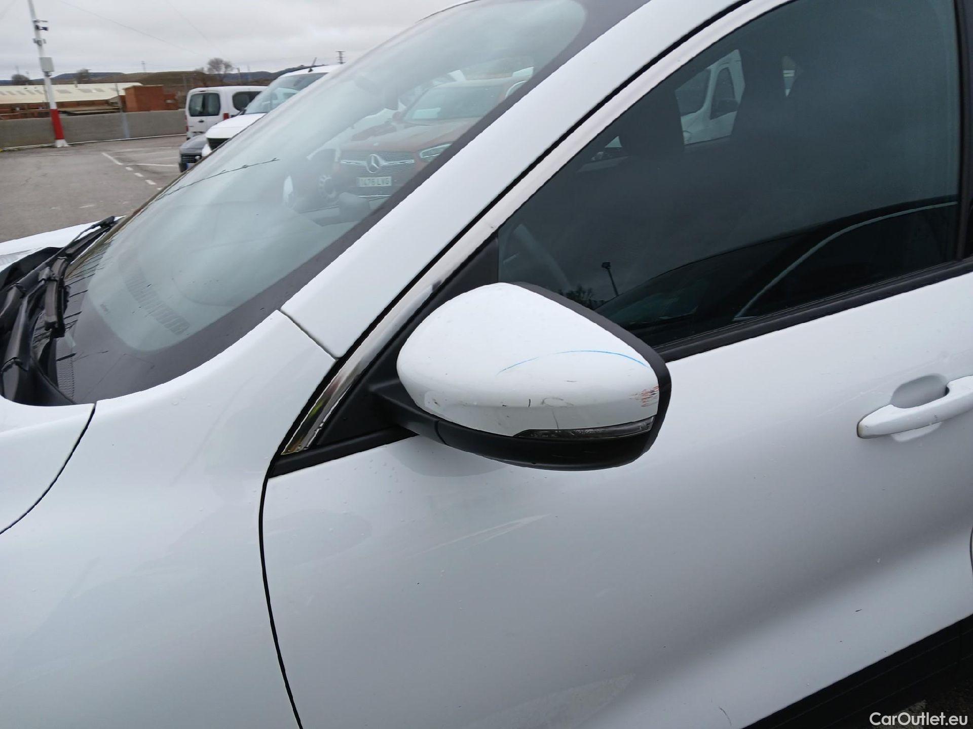  Ford  Kuga FORD  / 2019 / 5P / todoterreno Titanium 1.5T EcoBoost 88kW (120CV) #17