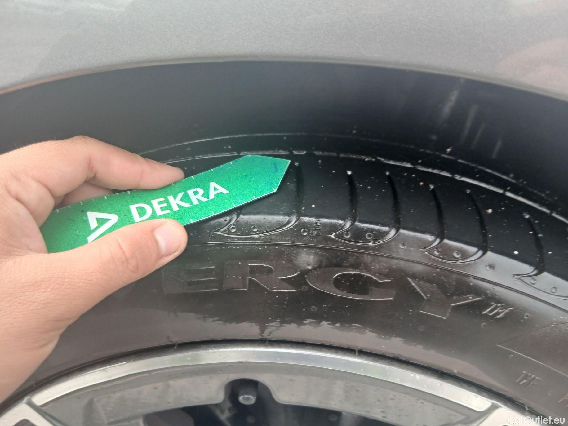  Mercedes  A-Klasse Clase A A 250 e (177.086)Premium-Pack 1.3 AMG Line 220CV AT8 E6d #14