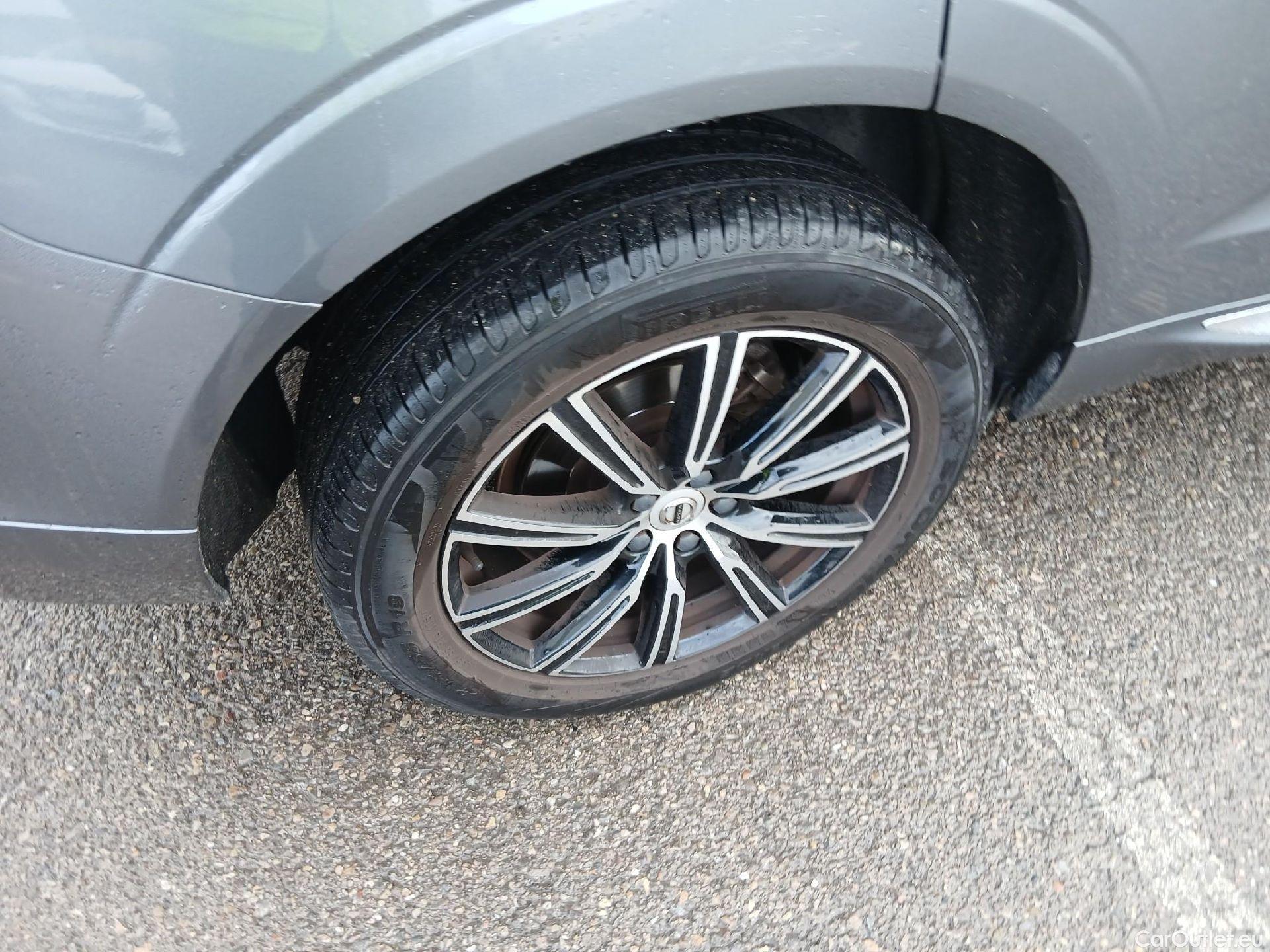  Volvo  XC60 VOLVO  / 2017 / 5P / todoterreno 2.0 T6 AWD Recharge Inscription Auto (AC) #9