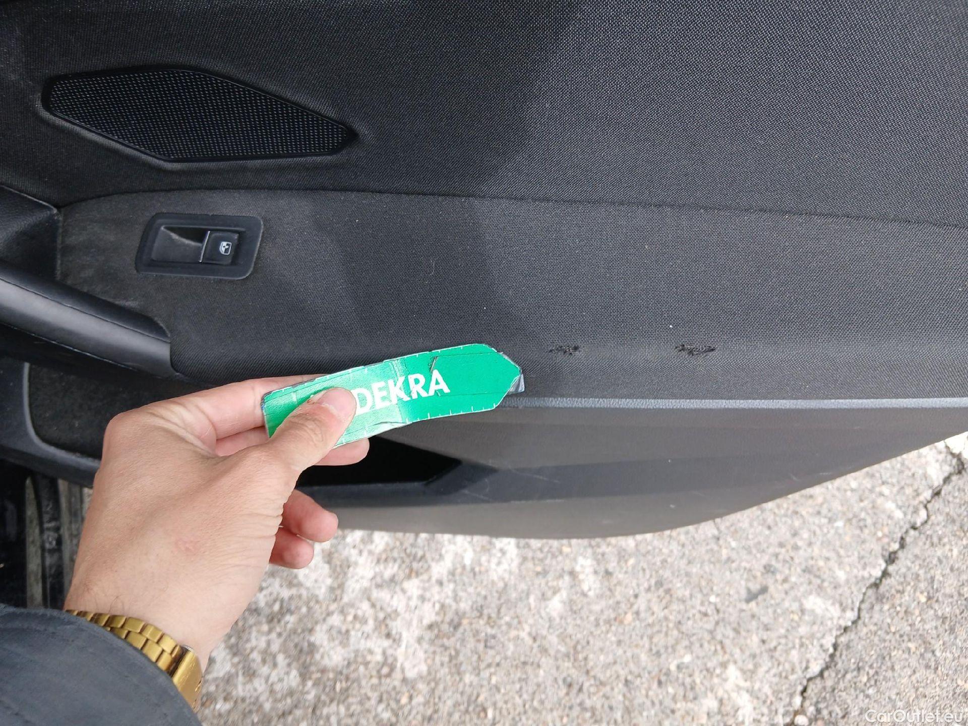  Volkswagen  Tiguan VOLKSWAGEN  Allspace / 2021 / 5P / todoterreno Life 2.0 TDI 110kW (150CV) DSG #35