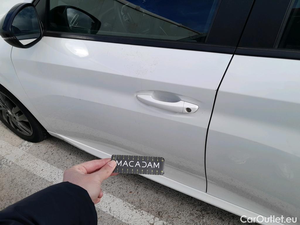  Peugeot  208 PEUGEOT  / 2019 / 5P / berlina con portón BlueHDi 73kW (100CV) Active Pack (AC) #3