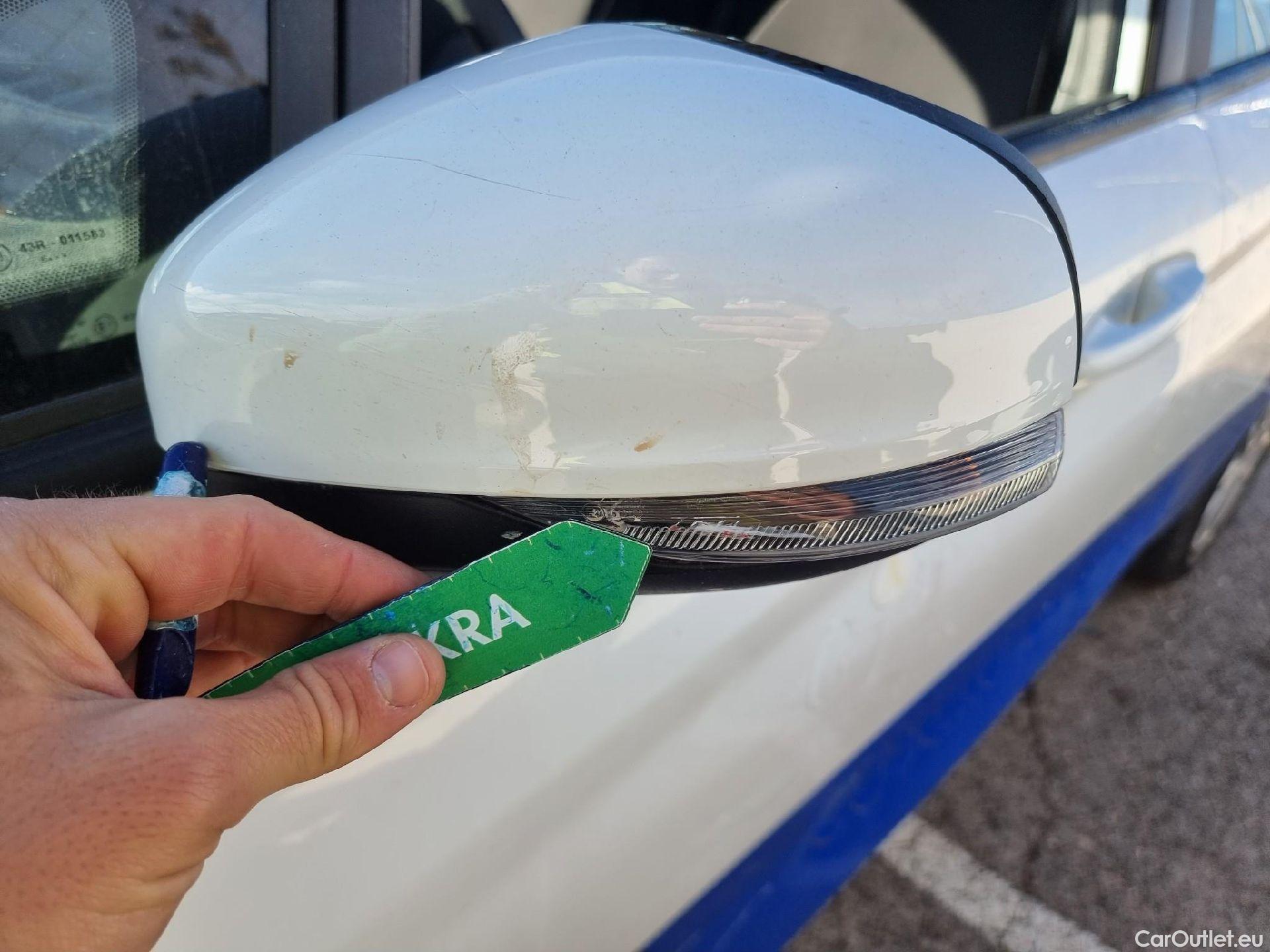  Ford  Fiesta FORD  / 2017 / 5P / berlina con portón 1.1 Ti-VCT 63kW Trend+ 5p #9