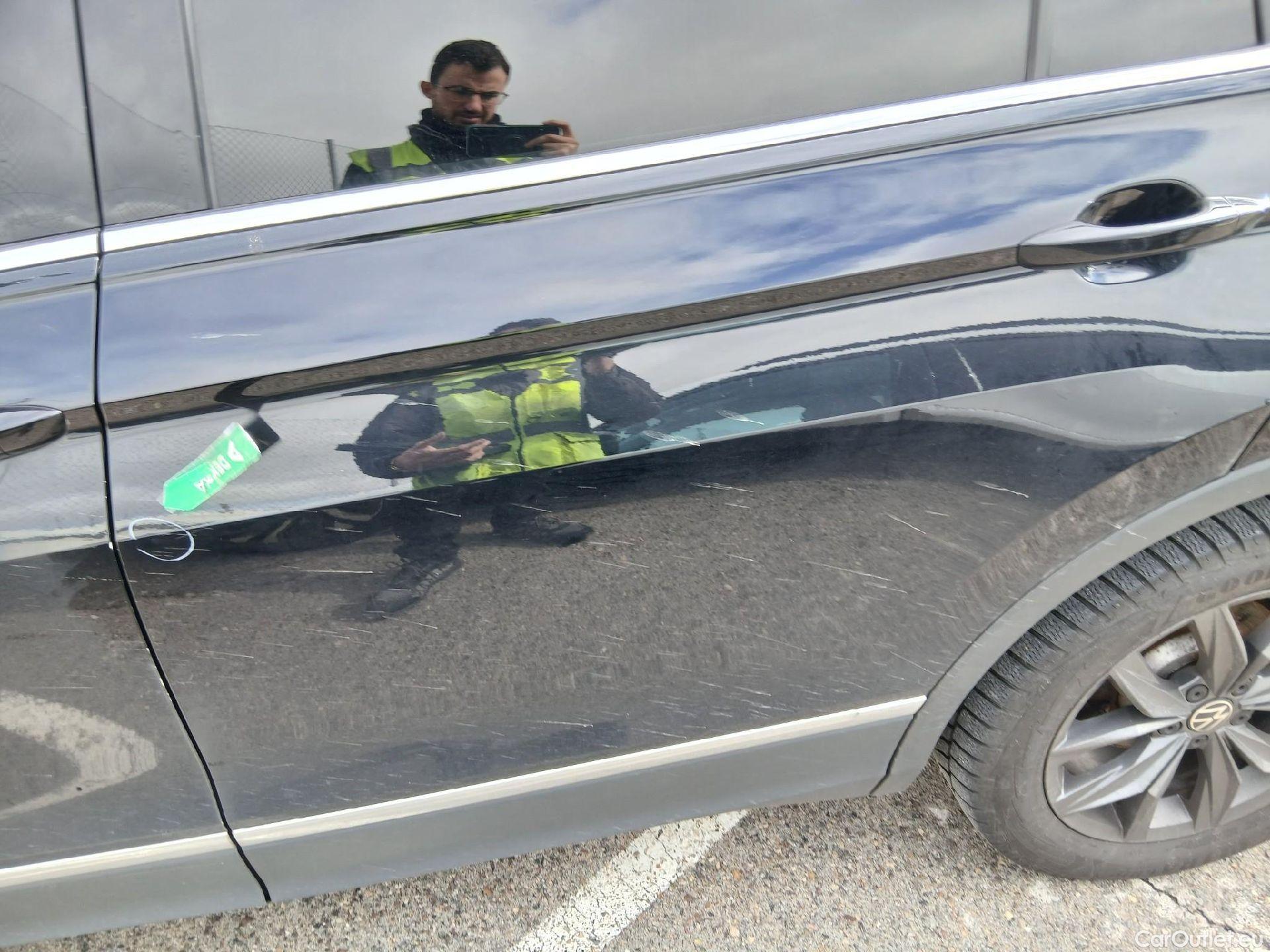  Volkswagen  Tiguan VOLKSWAGEN  Allspace / 2021 / 5P / todoterreno Life 2.0 TDI 110kW (150CV) DSG #24