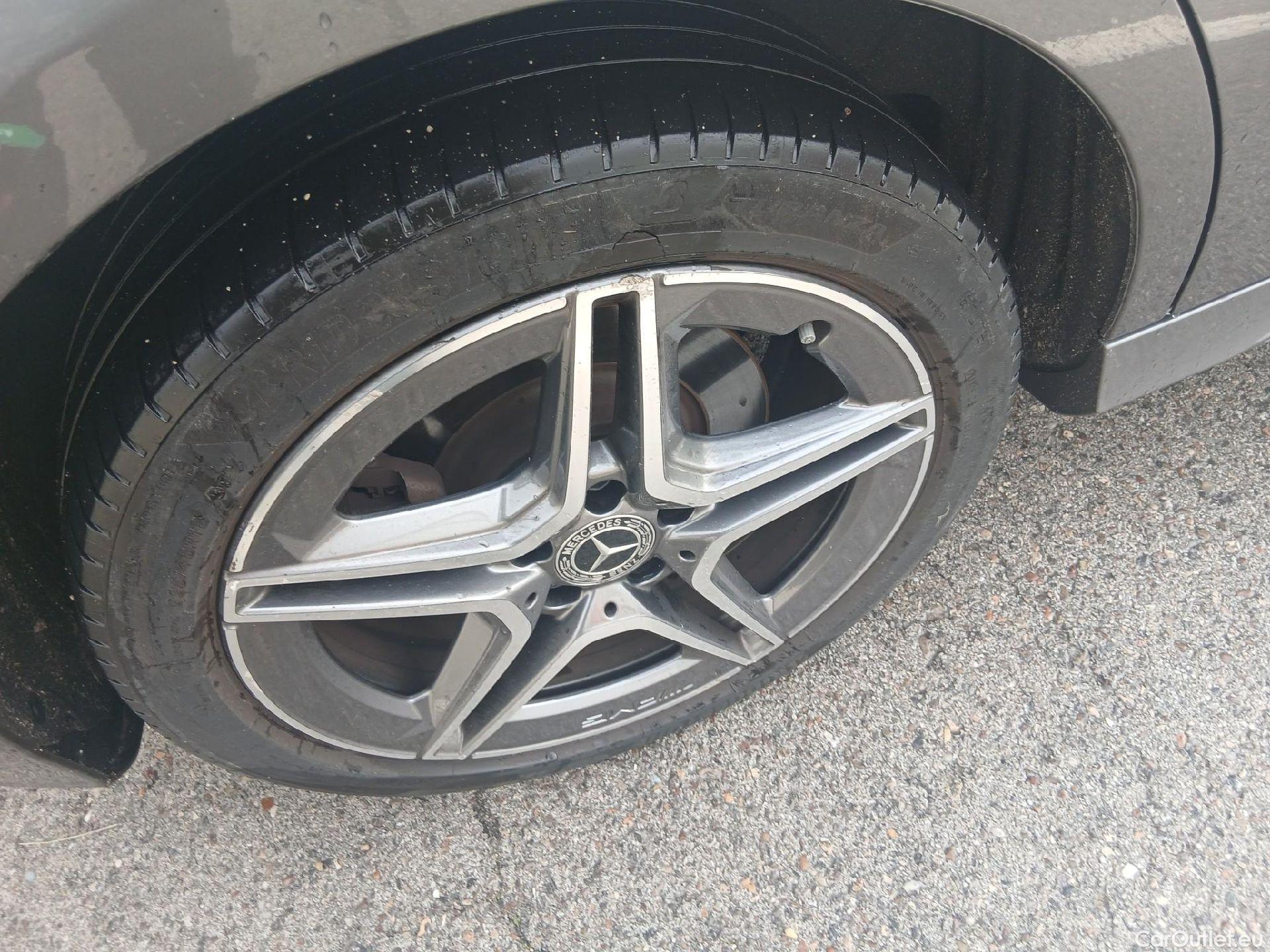  Mercedes  A-Klasse Clase A A 250 e (177.086)Premium-Pack 1.3 AMG Line 220CV AT8 E6d #21