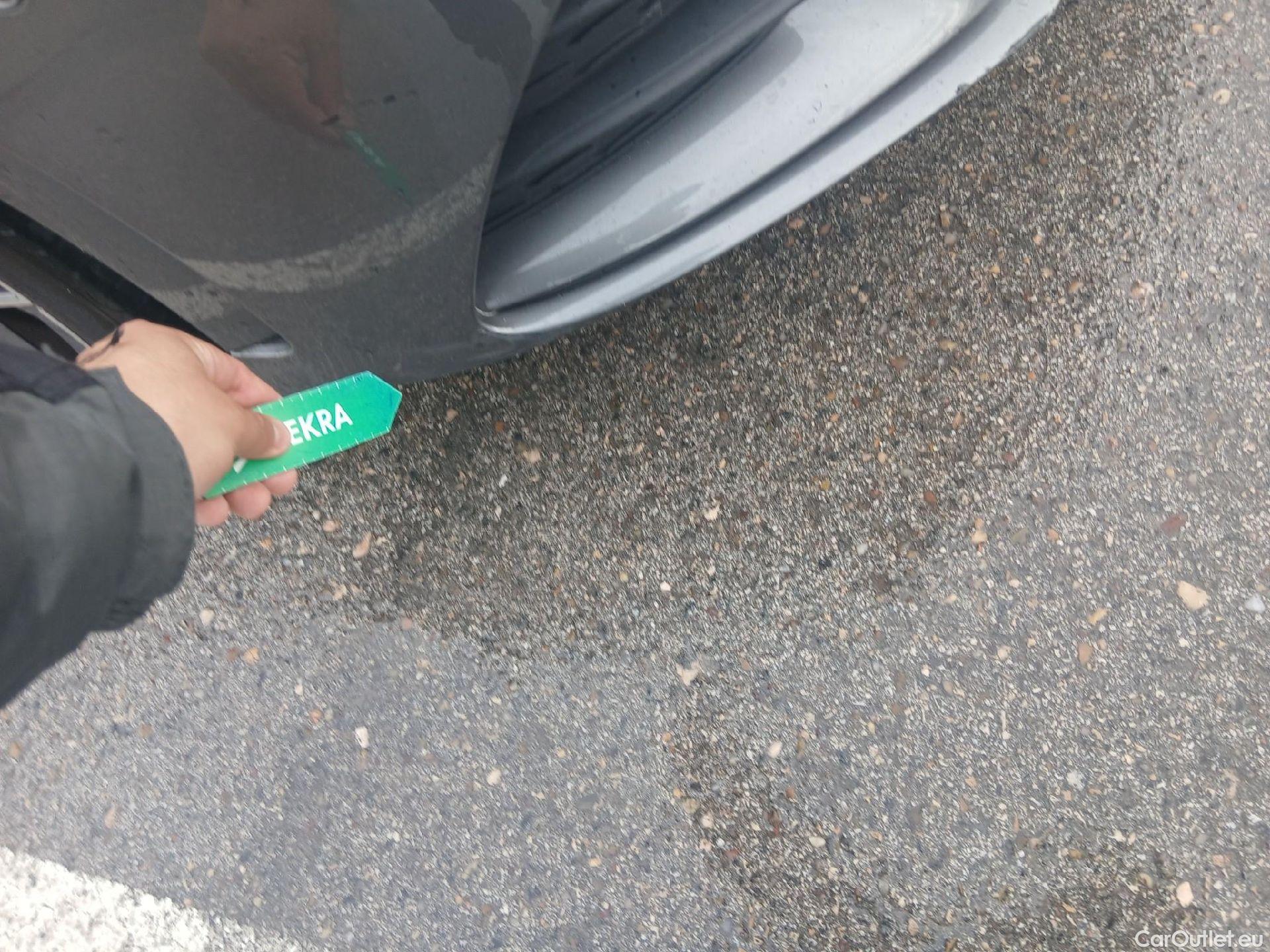  Mercedes  A-Klasse Clase A A 250 e (177.086)Premium-Pack 1.3 AMG Line 220CV AT8 E6d #6