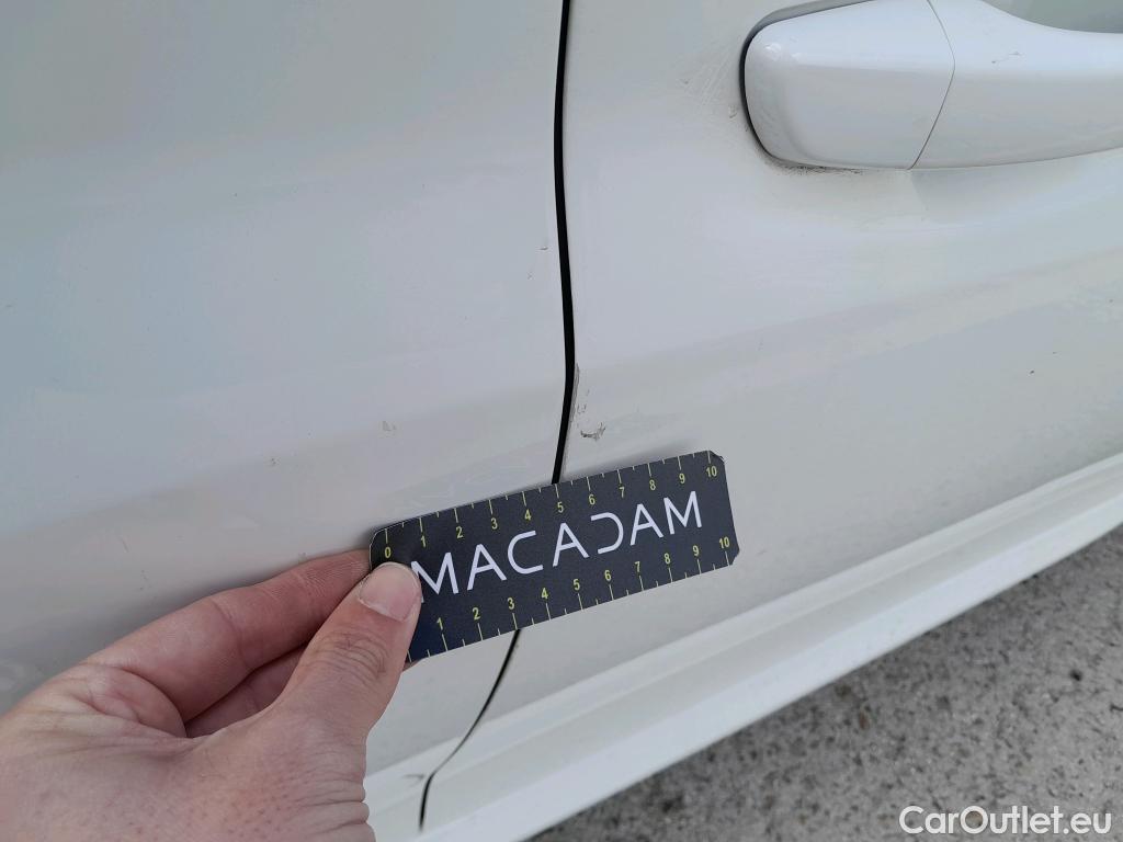  Peugeot  208 PEUGEOT  / 2019 / 5P / berlina con portón BlueHDi 73kW (100CV) Active Pack (AC) #6