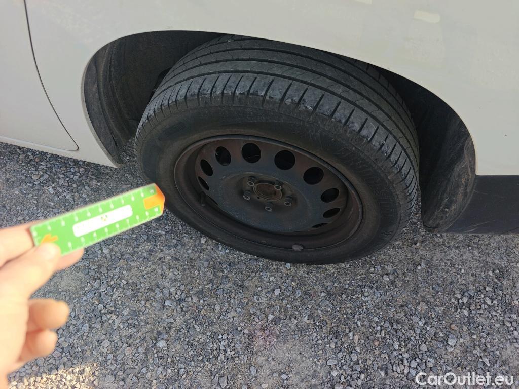  Citroen  Berlingo CITROEN  / 2018 / 5P / monovolumen compacto Talla M BlueHDi 100 S&S FEEL #39