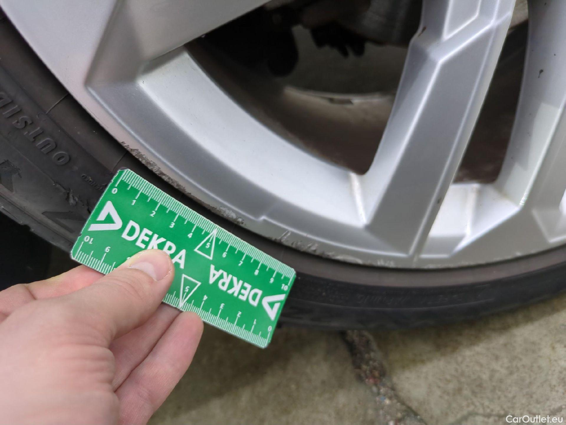  Audi  A3 AUDI  Sportback / 2020 / 5P / Berline 40 TFSI e 204 S Tronic Business Line #26