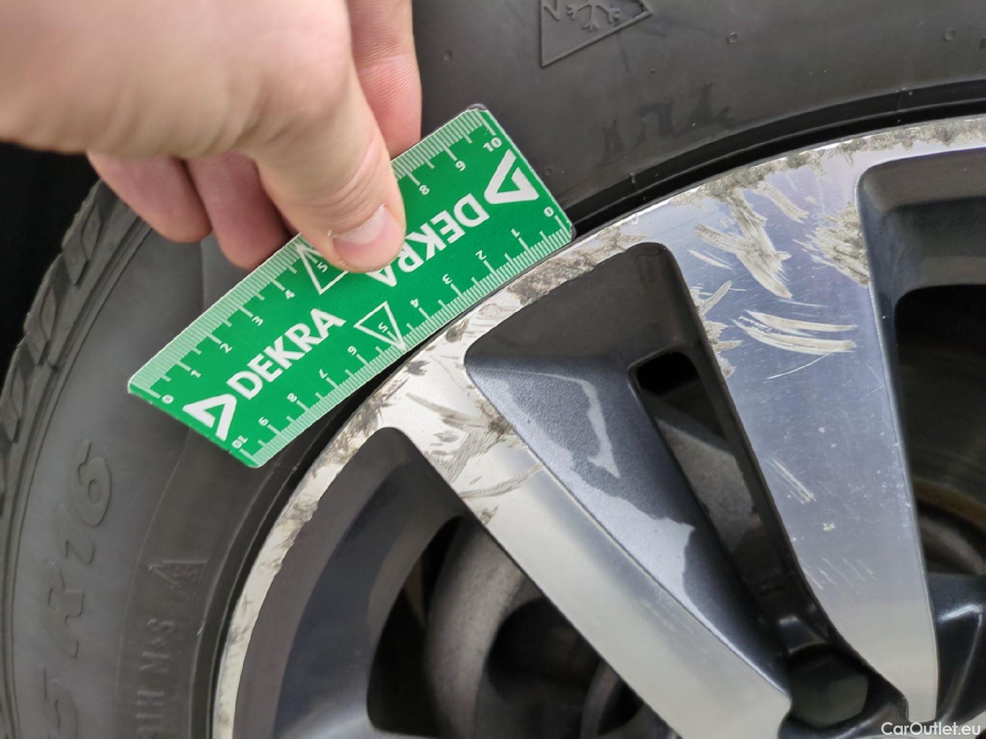  Peugeot  308  Allure Business 1.2 PureTech 130CV BVA8 E6d #17