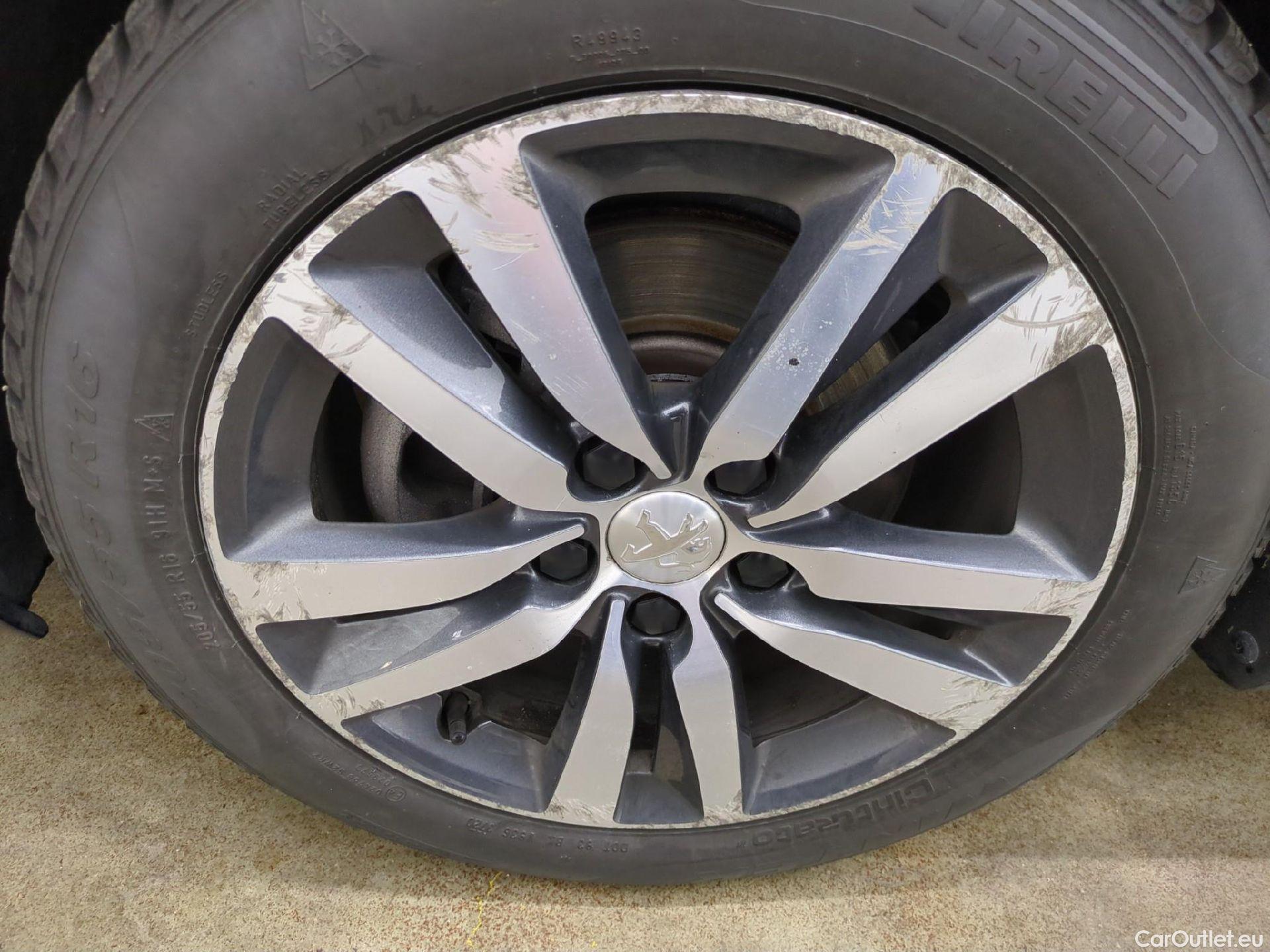  Peugeot  308  Allure Business 1.2 PureTech 130CV BVA8 E6d #16