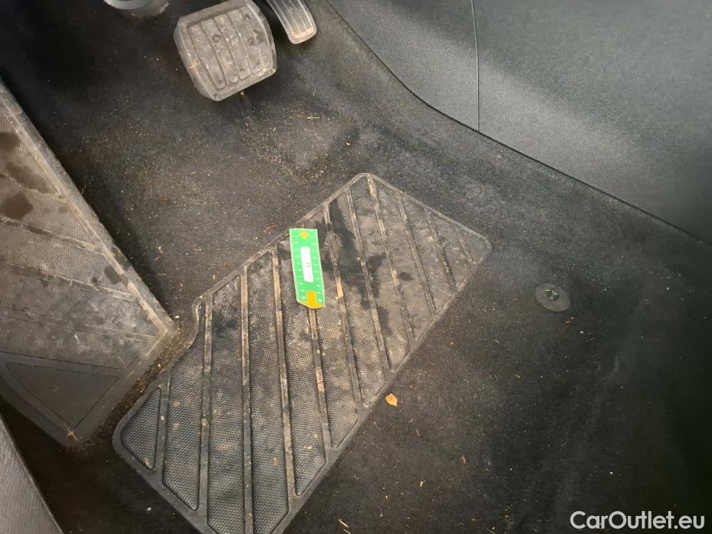  Peugeot  3008  Active Business 1.5 HDi 130CV BVA8 E6d #10