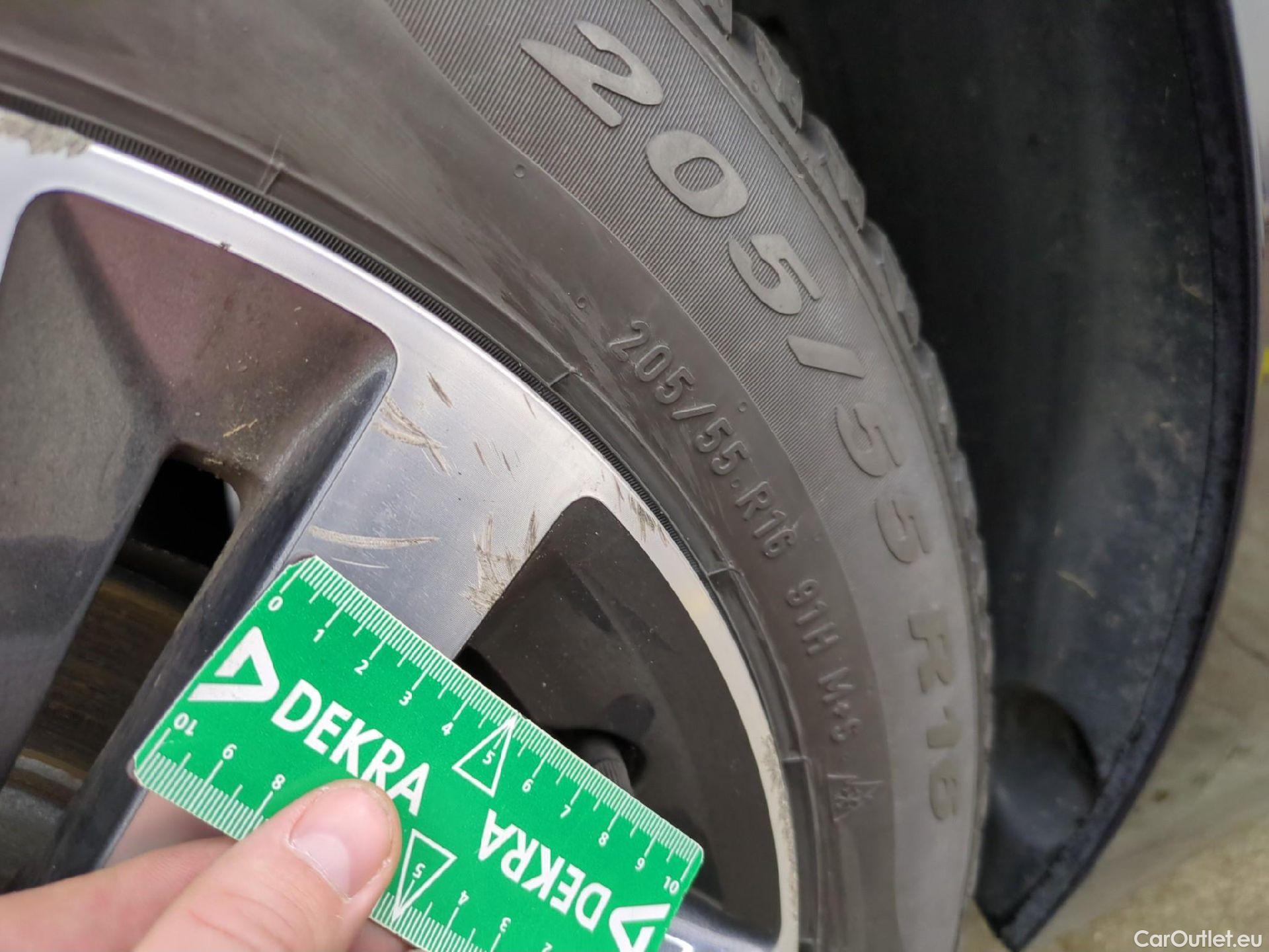  Peugeot  308  Allure Business 1.2 PureTech 130CV BVA8 E6d #26