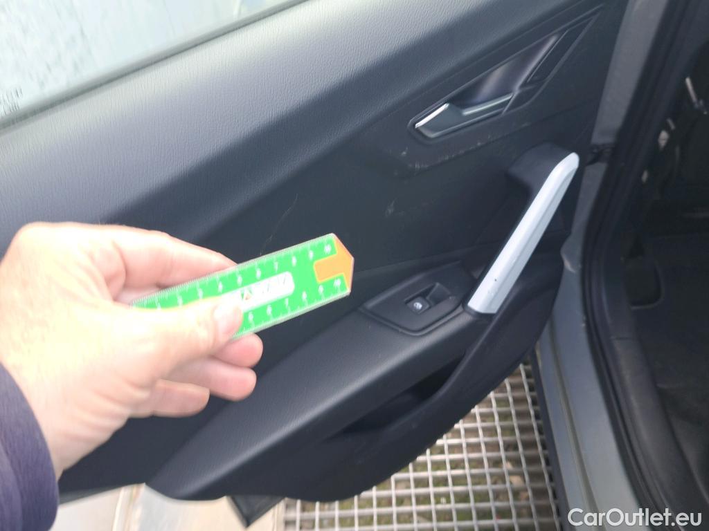  Audi  Q2 AUDI  / 2016 / 5P / todoterreno Design 30 TFSI 85kW (116CV) #44