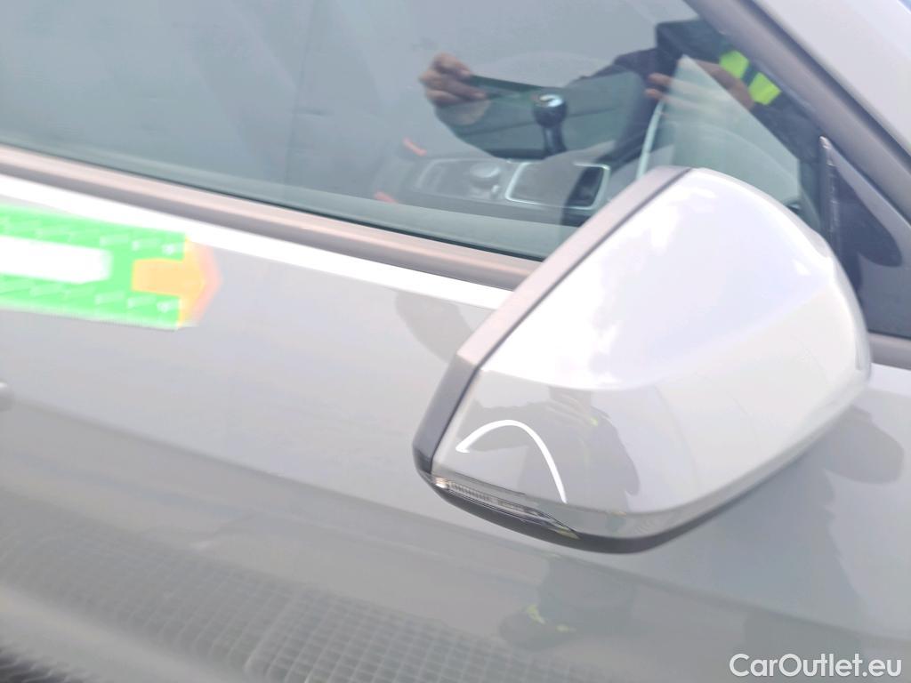  Audi  Q2 AUDI  / 2016 / 5P / todoterreno Design 30 TFSI 85kW (116CV) #50