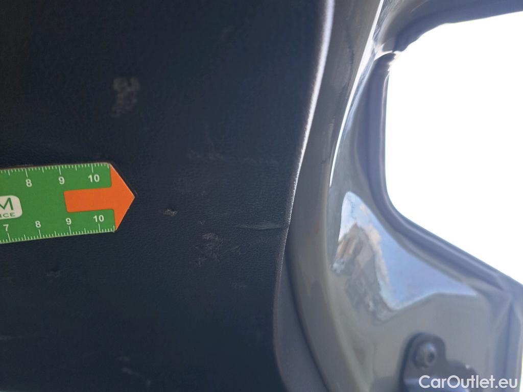  Audi  Q2 AUDI  / 2016 / 5P / todoterreno Design 30 TFSI 85kW (116CV) #35