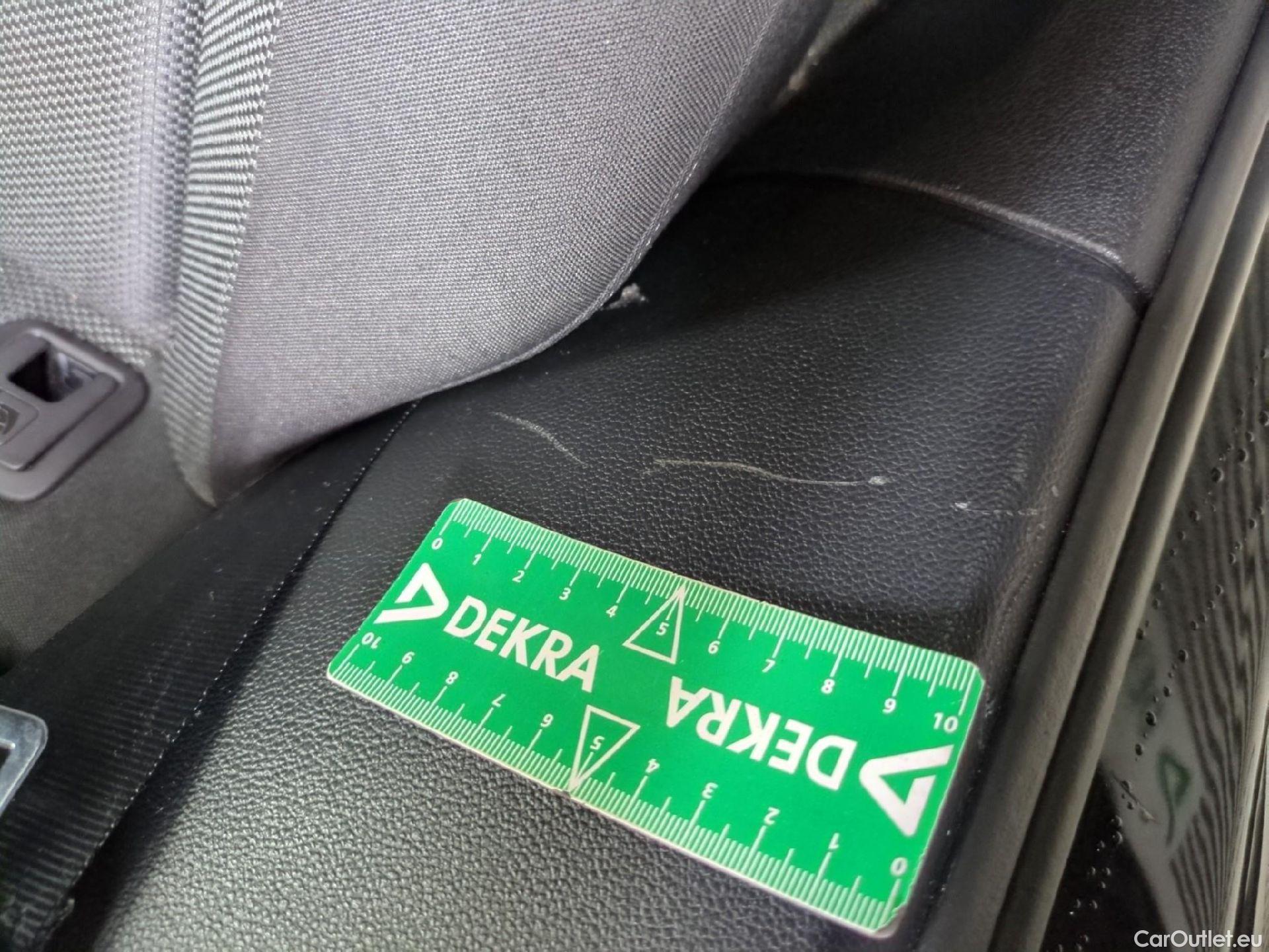  Volkswagen  T-ROC  Life 1.0 TSI 110CV BVM6 E6d #3