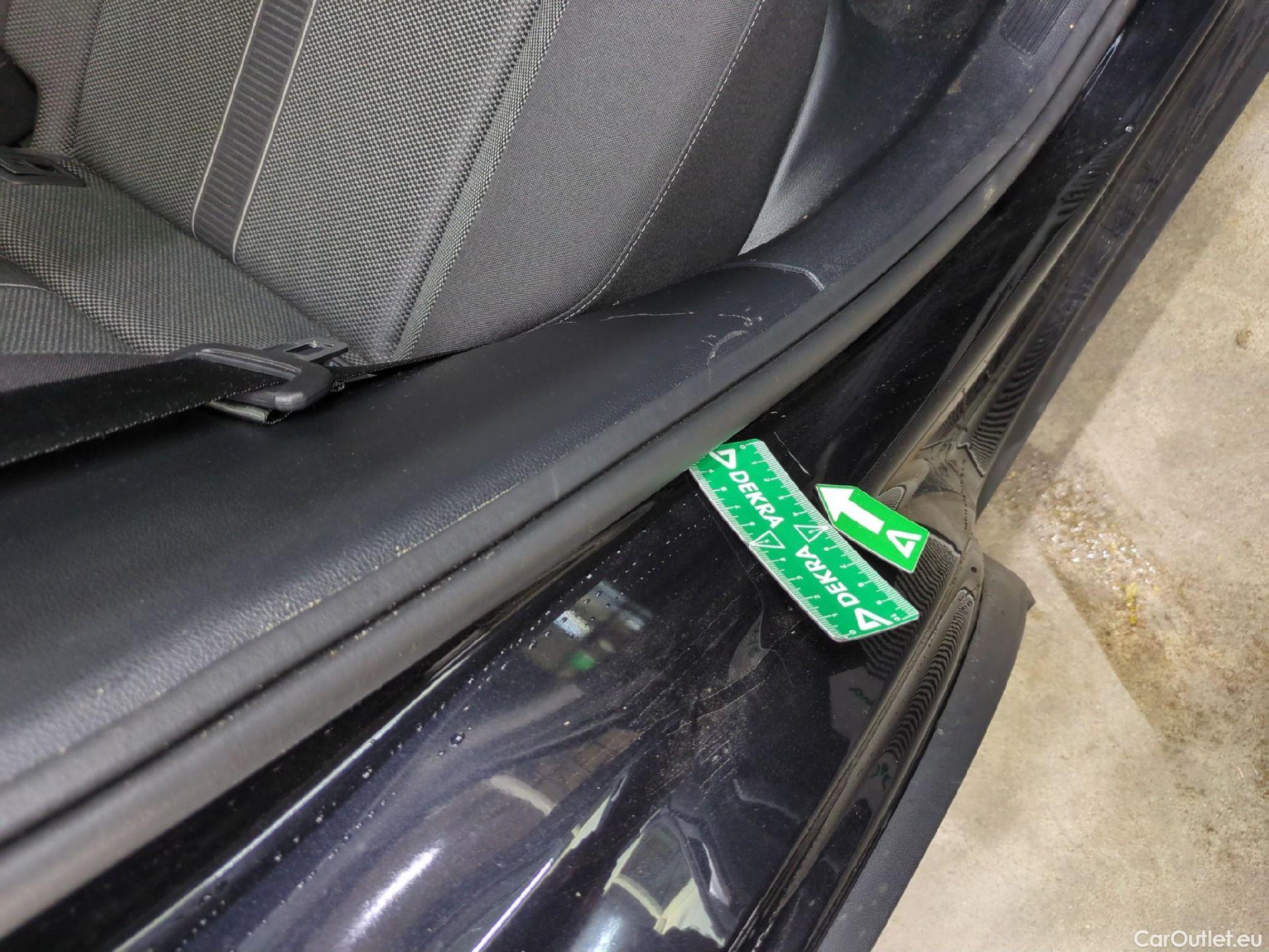  Volkswagen  T-ROC  Life 1.0 TSI 110CV BVM6 E6d #5