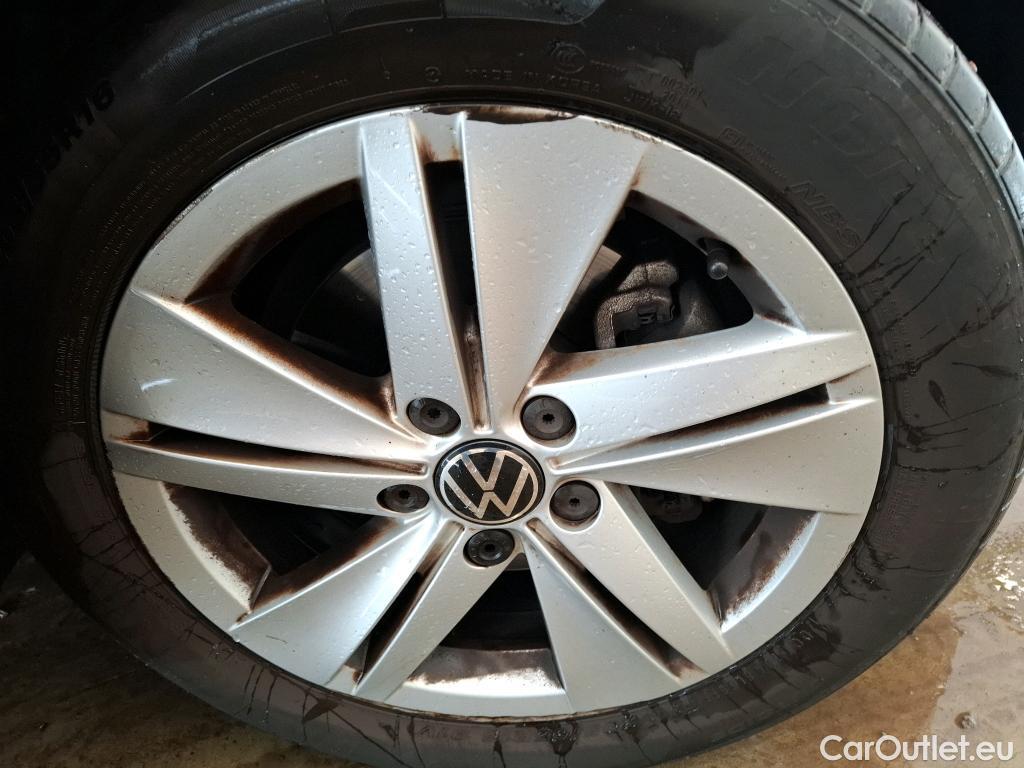  Volkswagen  Golf  VOLKSWAGEN / 2020 / 5P / Berline 1.5 TSI ACT OPF 130 BVM6 Life Busi #4