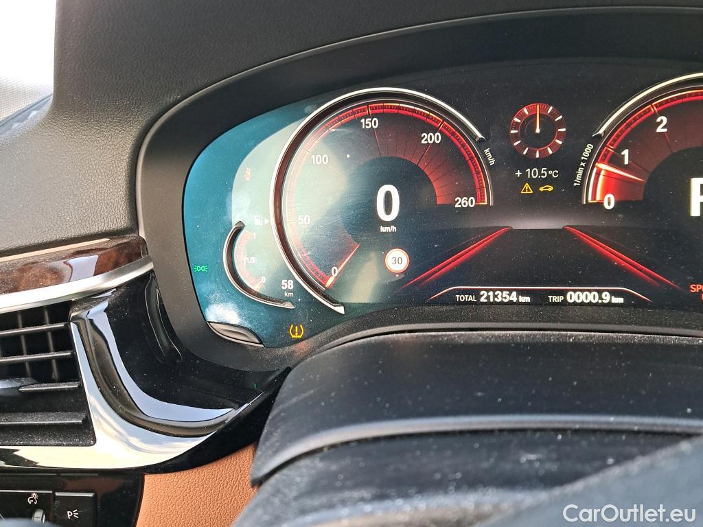  Bmw  Serie 5 BMW  / 2016 / 4P / sedán 540iA #71