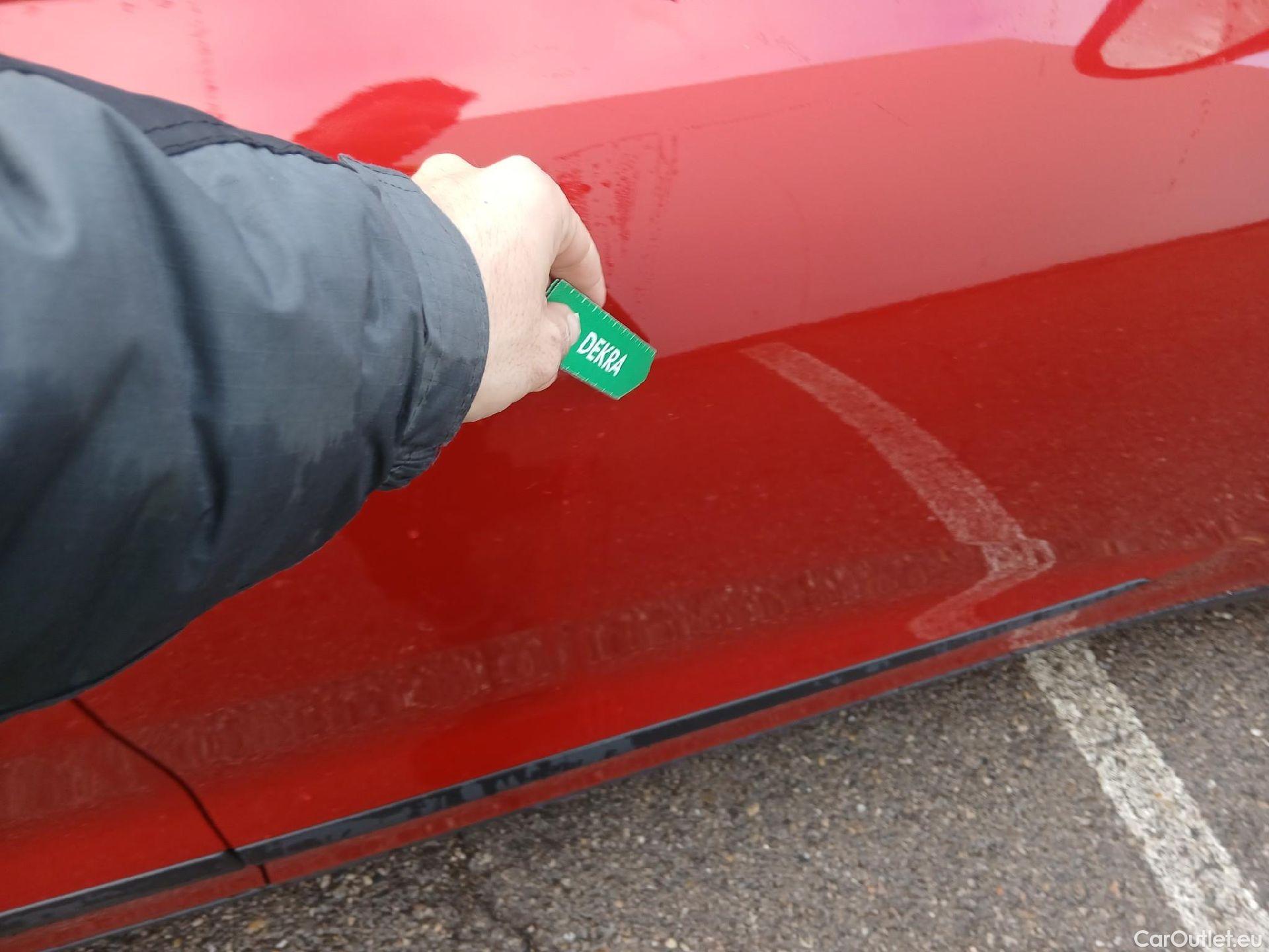  KIA  Niro KIA  / 2019 / 5P / crossover 1.6 GDi HEV 104kW (141CV) Drive #9